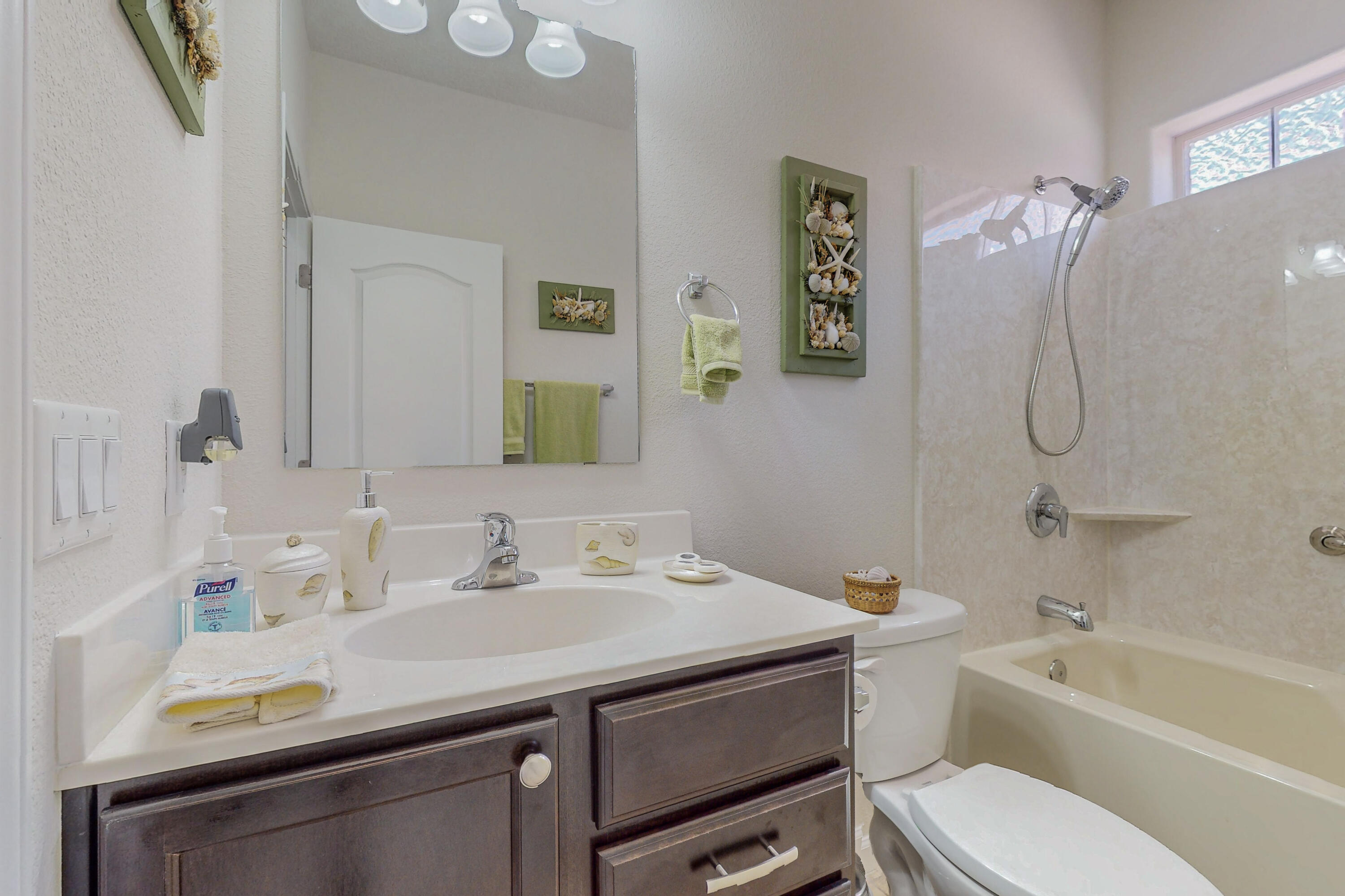 3808 Puenta Alto Avenue NE