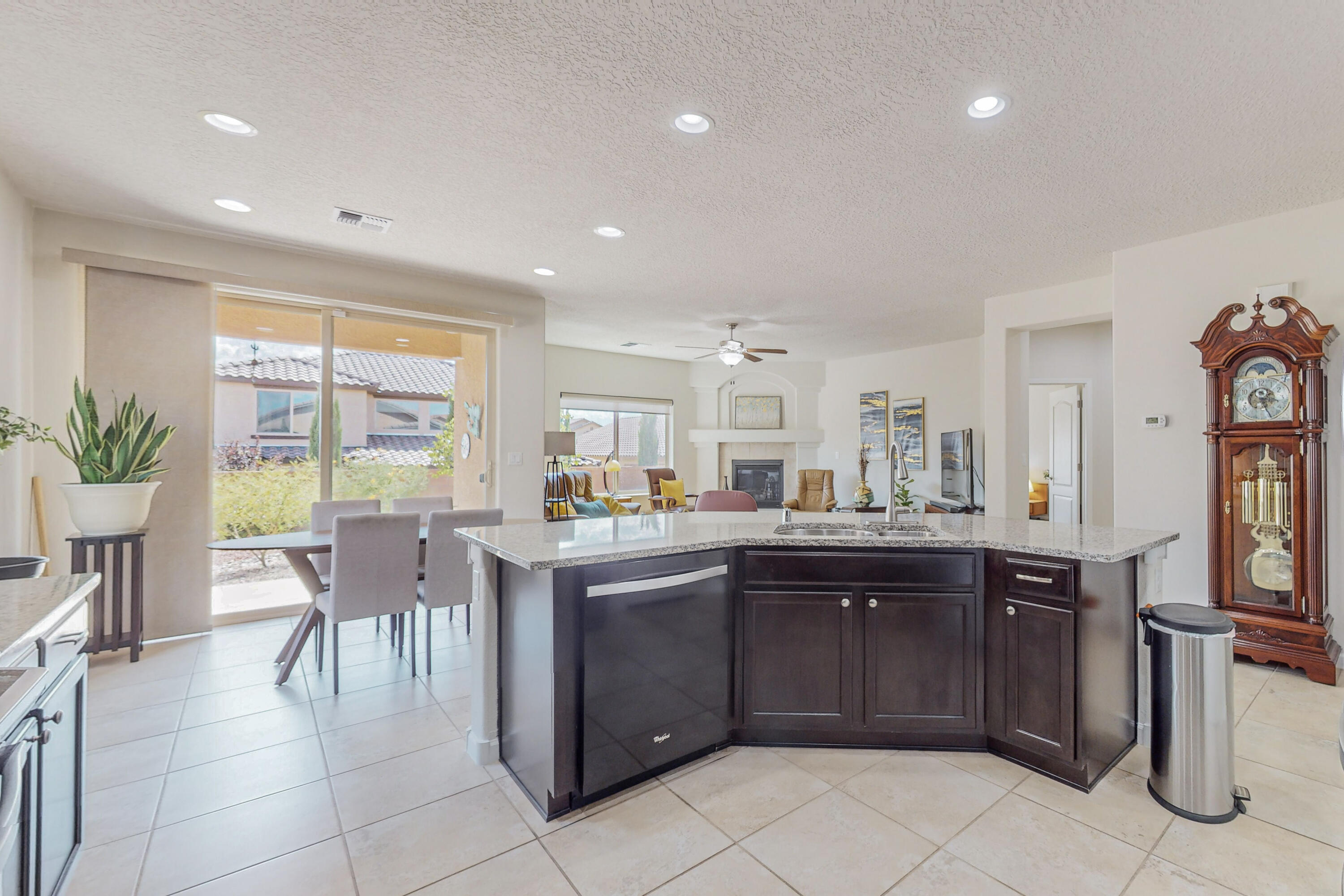 3808 Puenta Alto Avenue NE