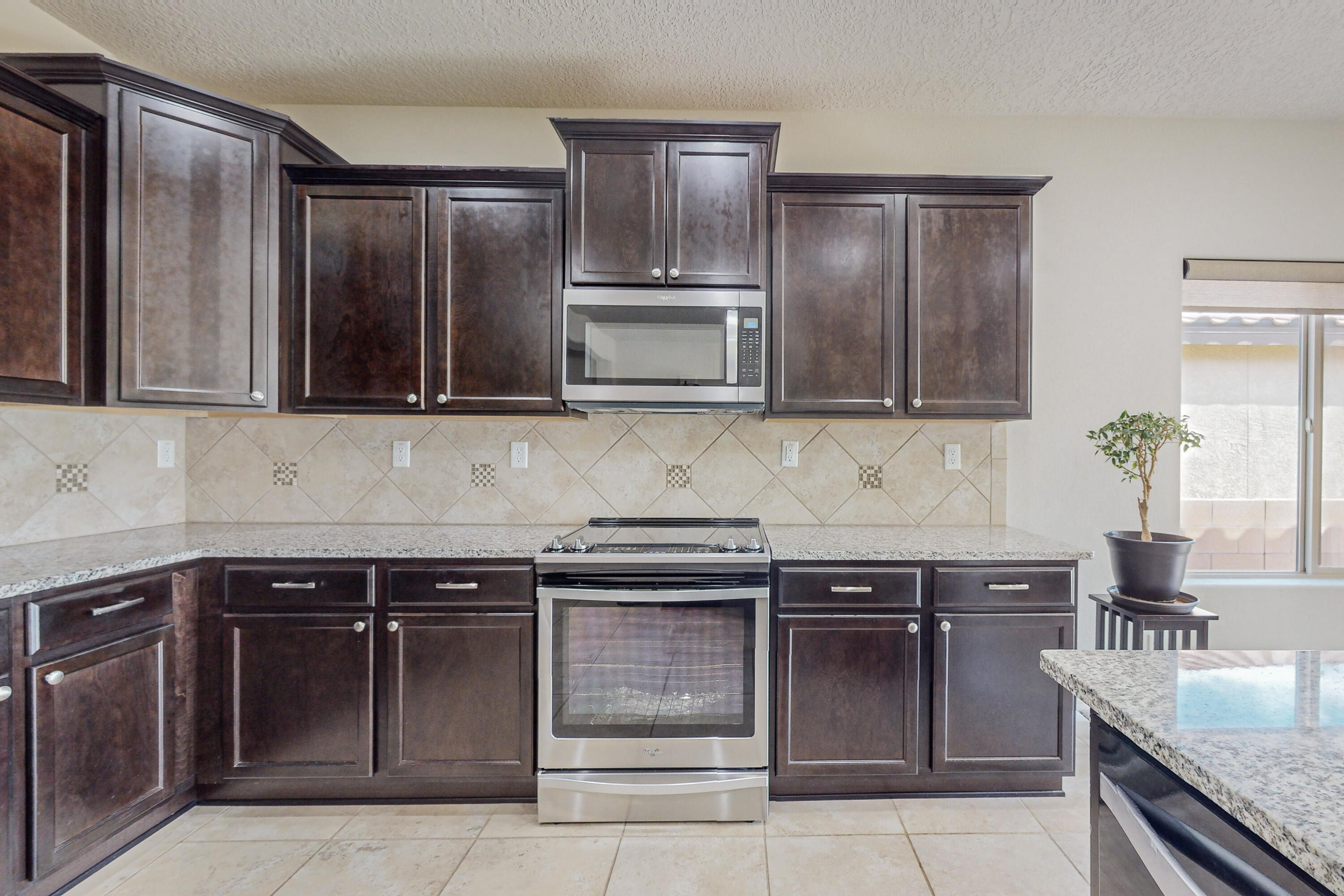 3808 Puenta Alto Avenue NE