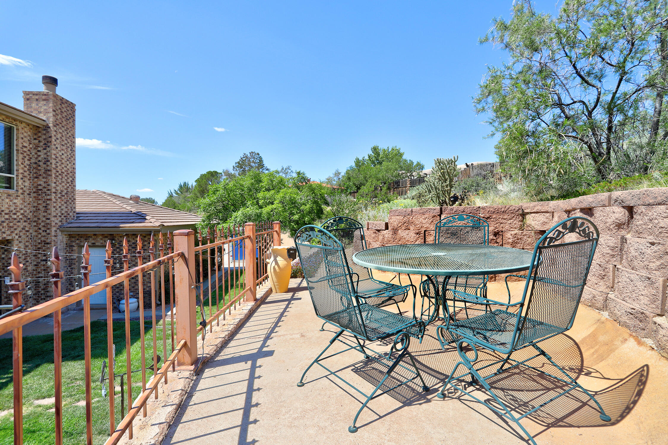 11001 San Antonio Drive NE