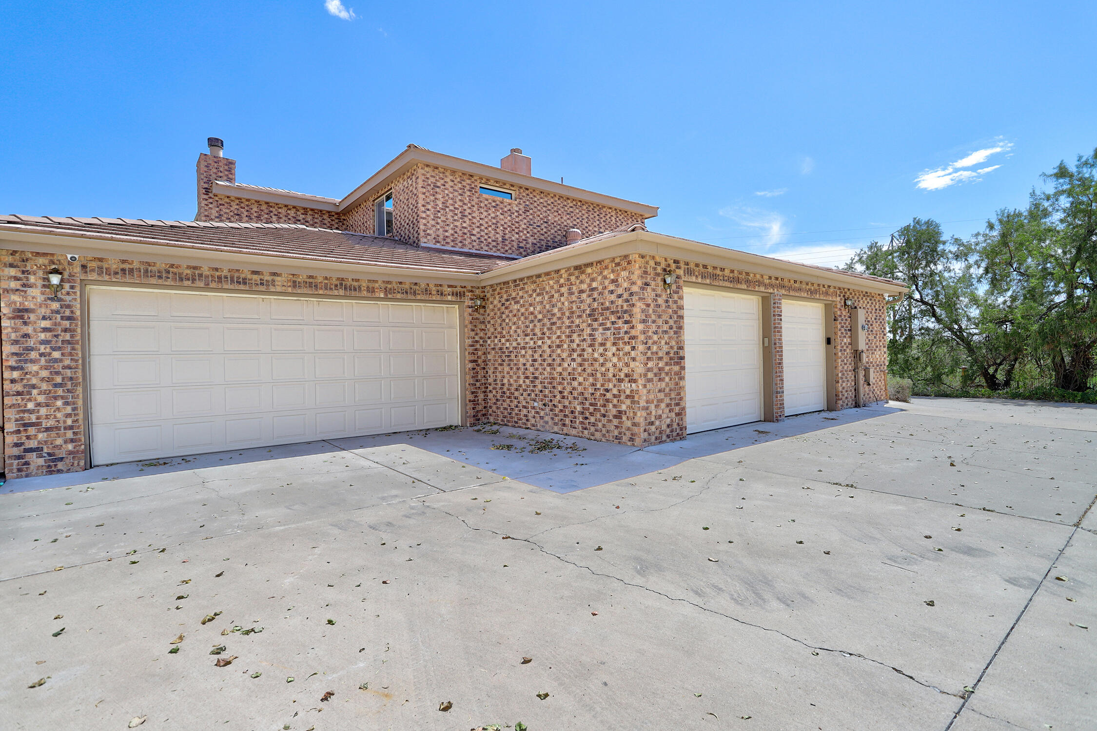 11001 San Antonio Drive NE