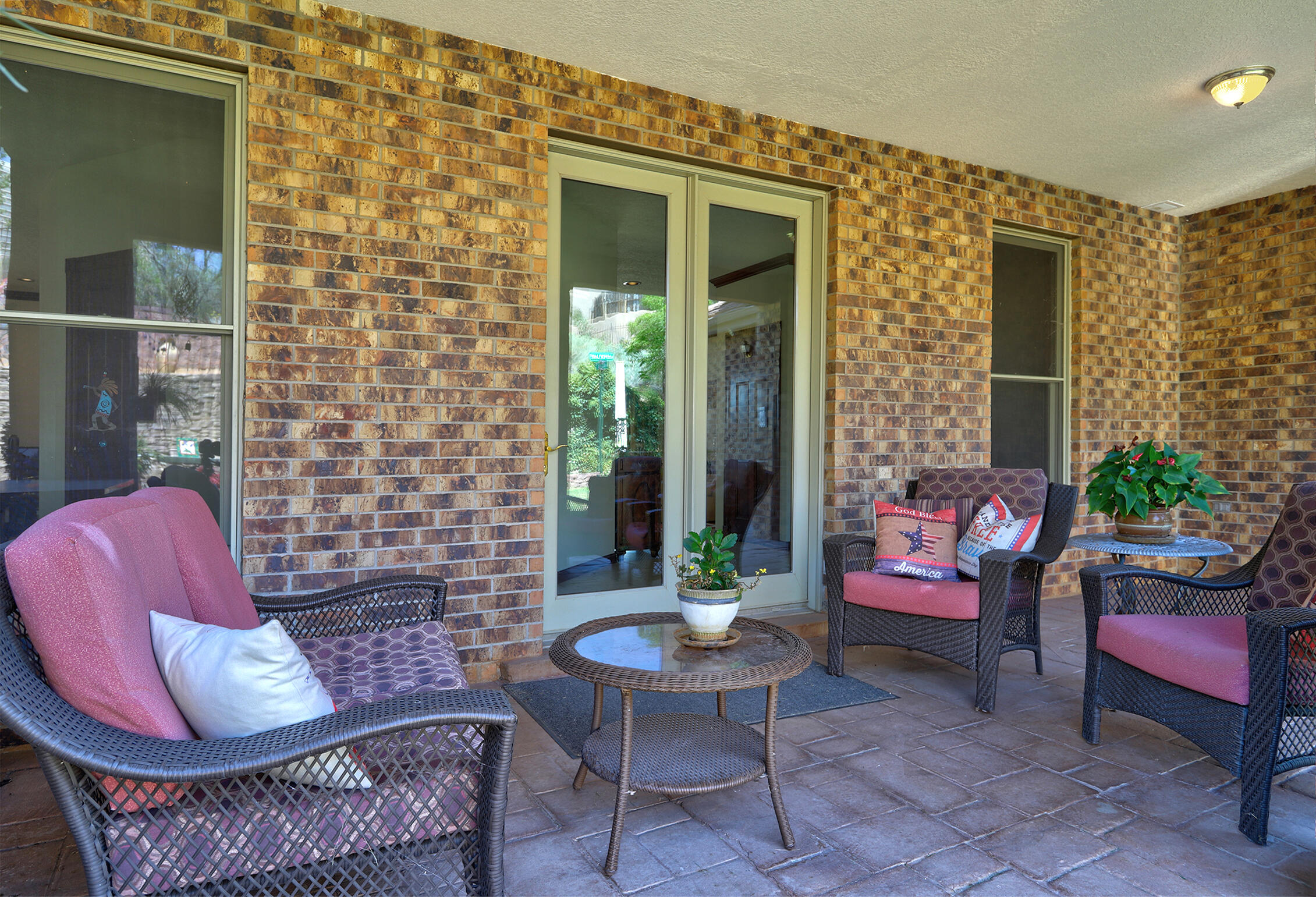 11001 San Antonio Drive NE