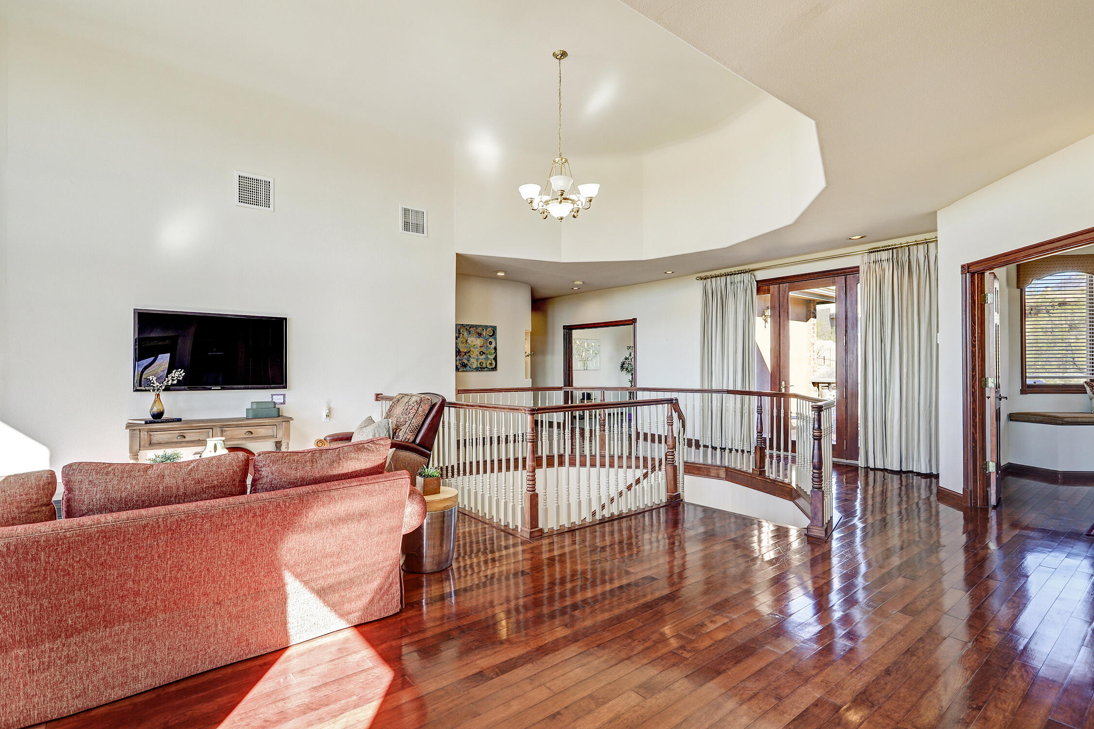 11001 San Antonio Drive NE