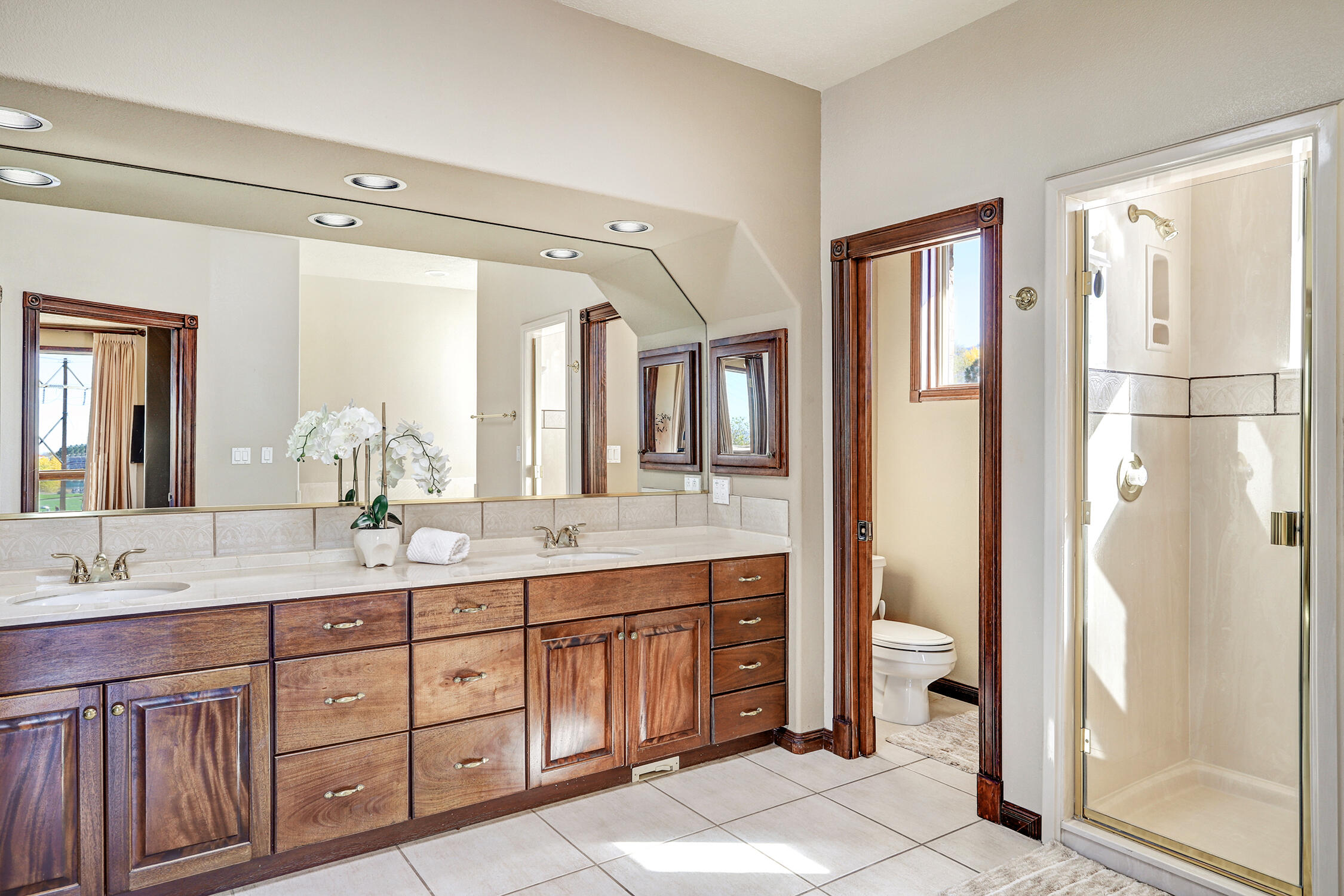 11001 San Antonio Drive NE