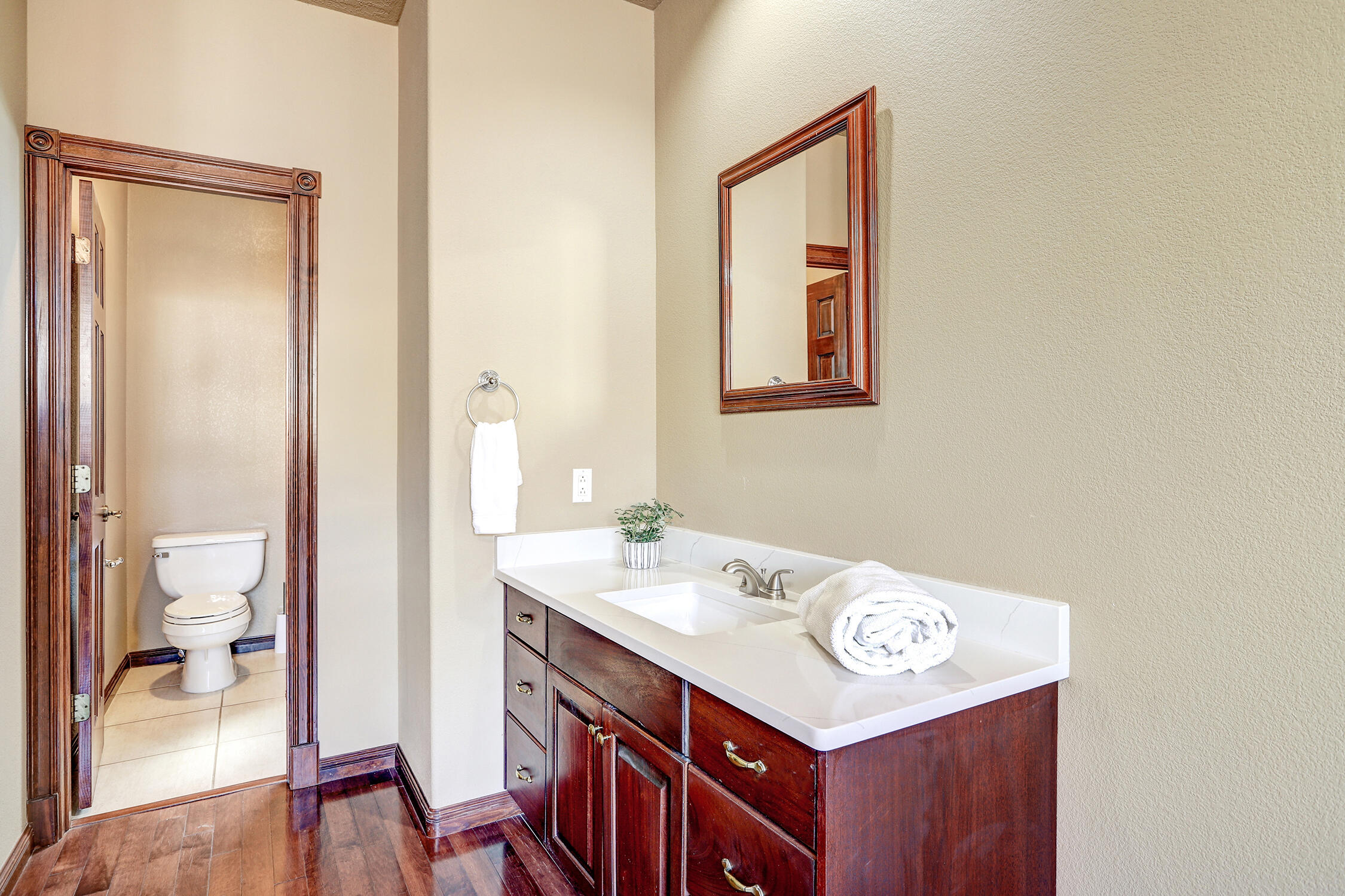 11001 San Antonio Drive NE