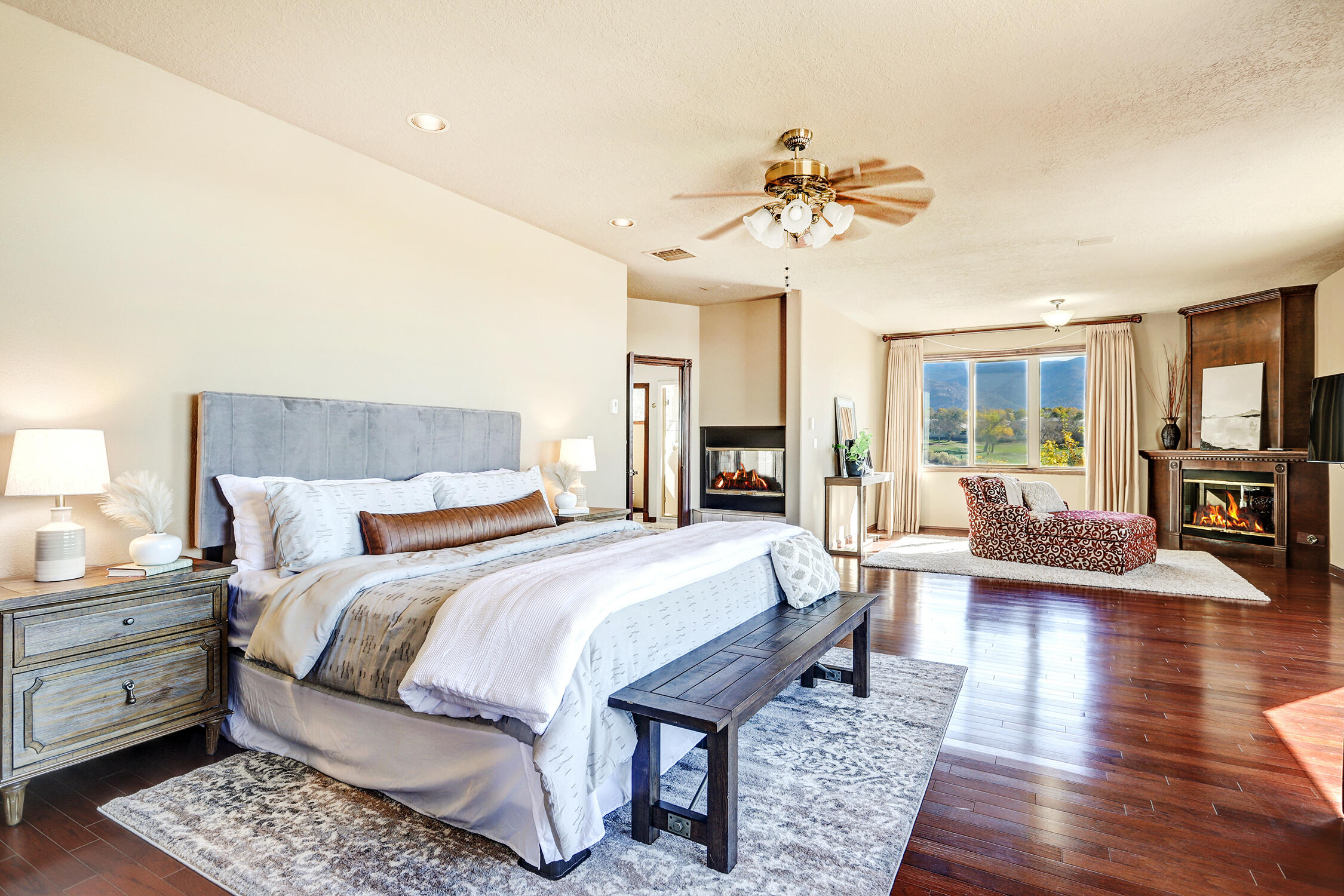 11001 San Antonio Drive NE