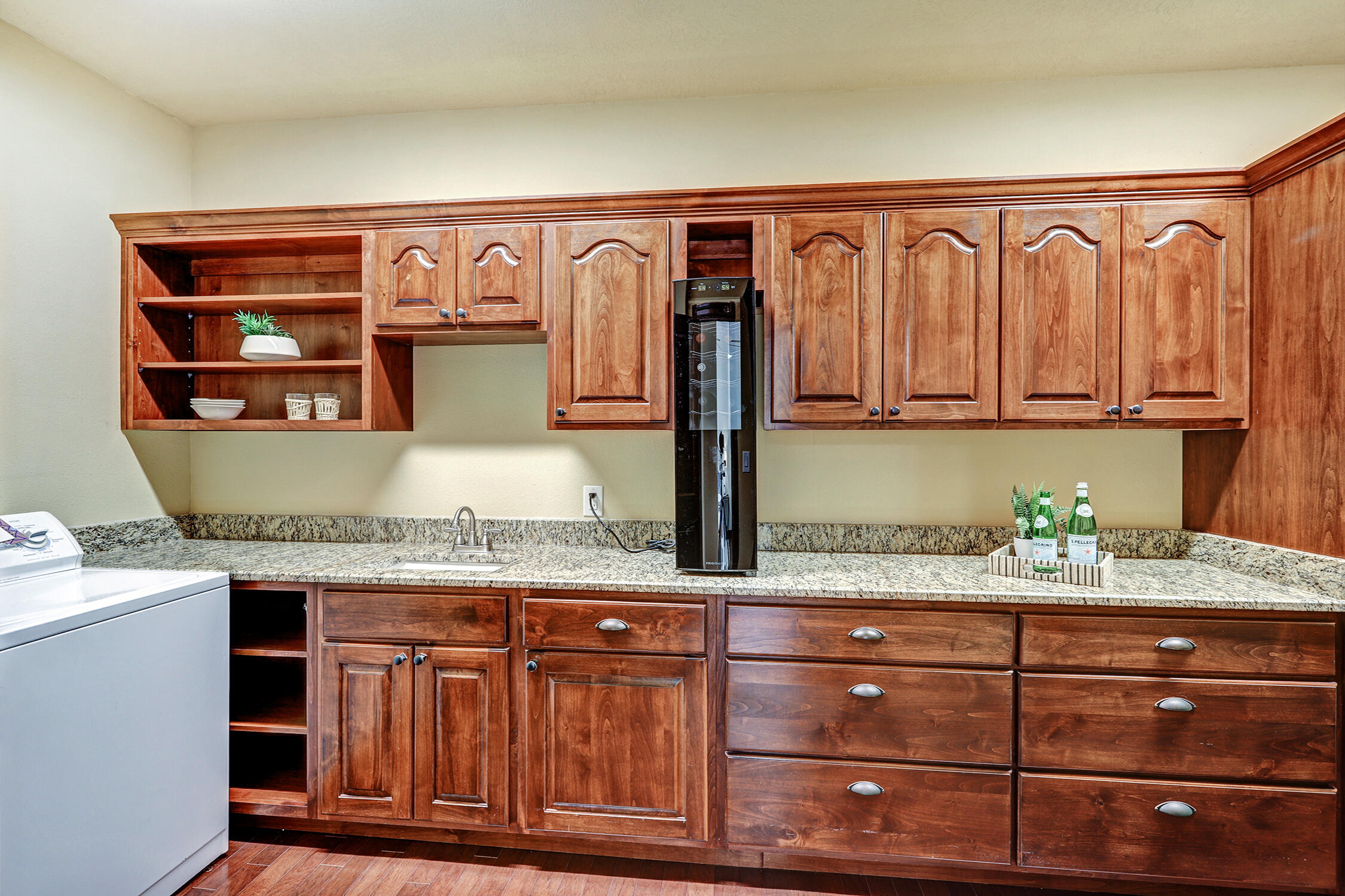 11001 San Antonio Drive NE