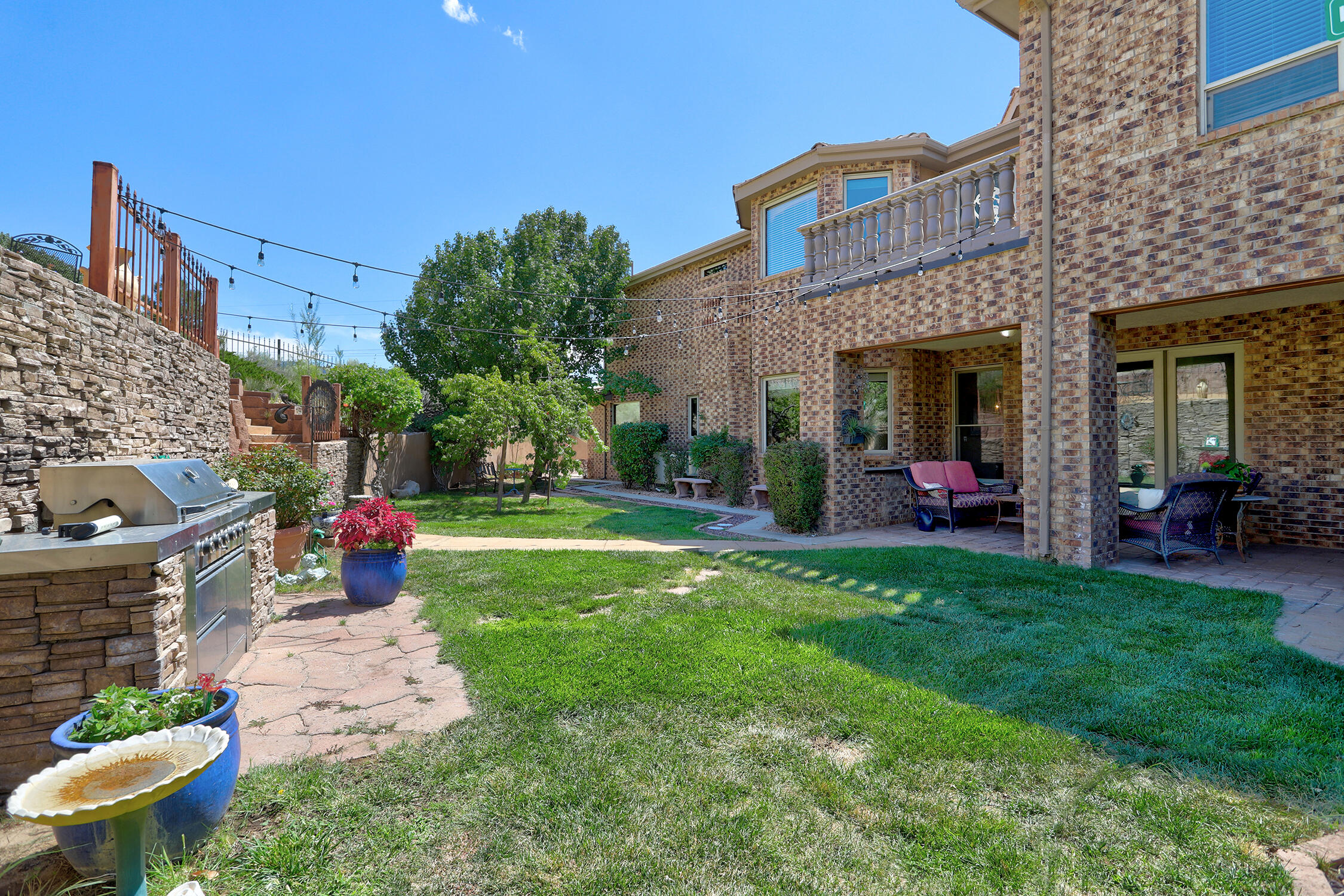 11001 San Antonio Drive NE