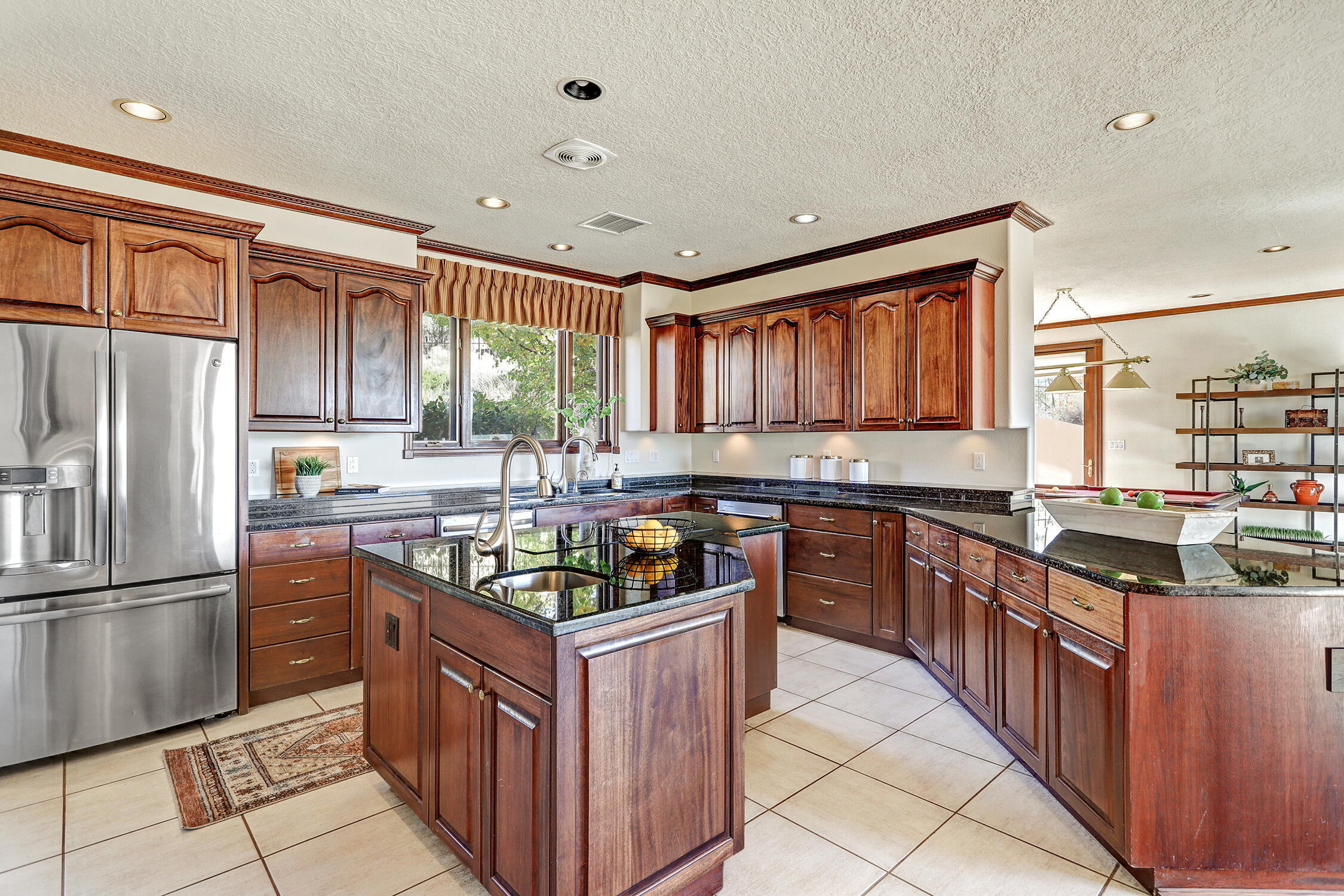 11001 San Antonio Drive NE