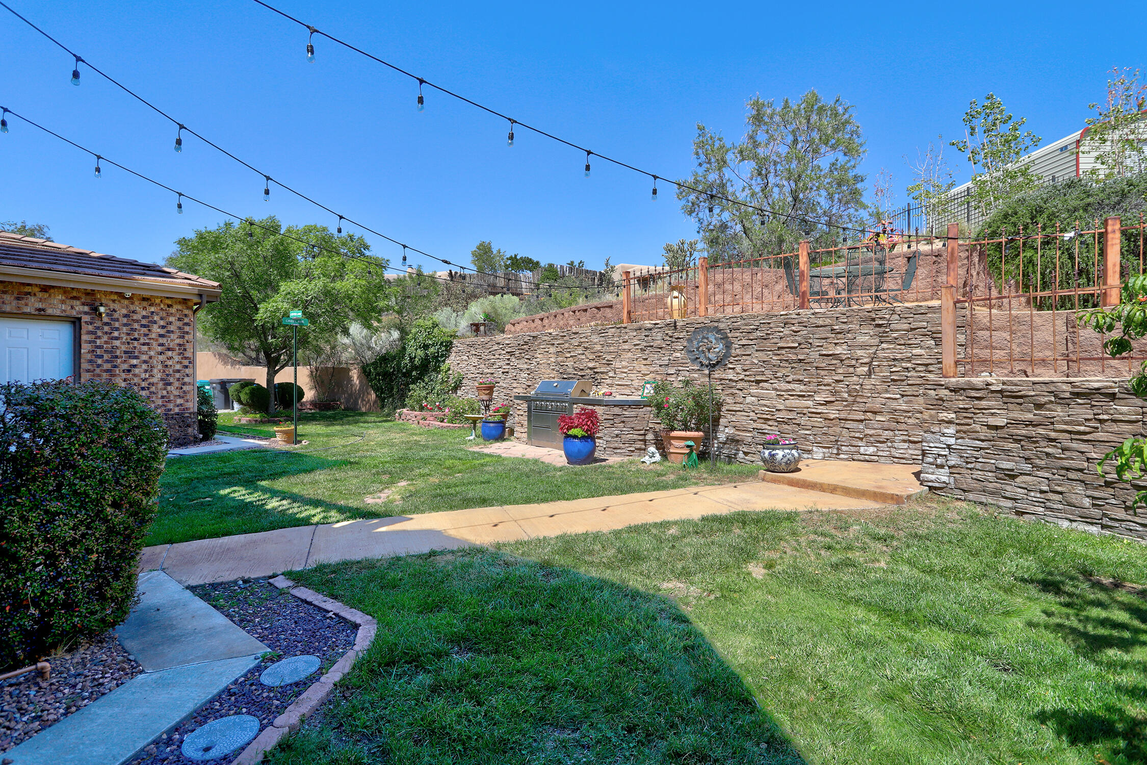 11001 San Antonio Drive NE