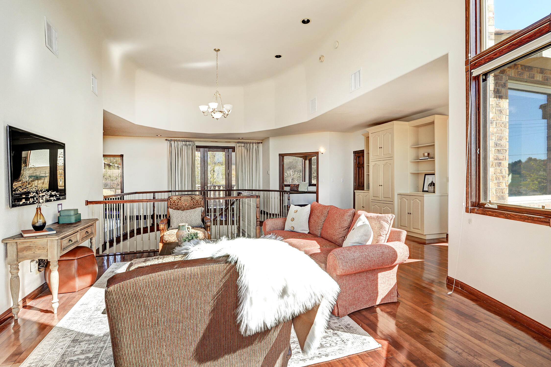 11001 San Antonio Drive NE