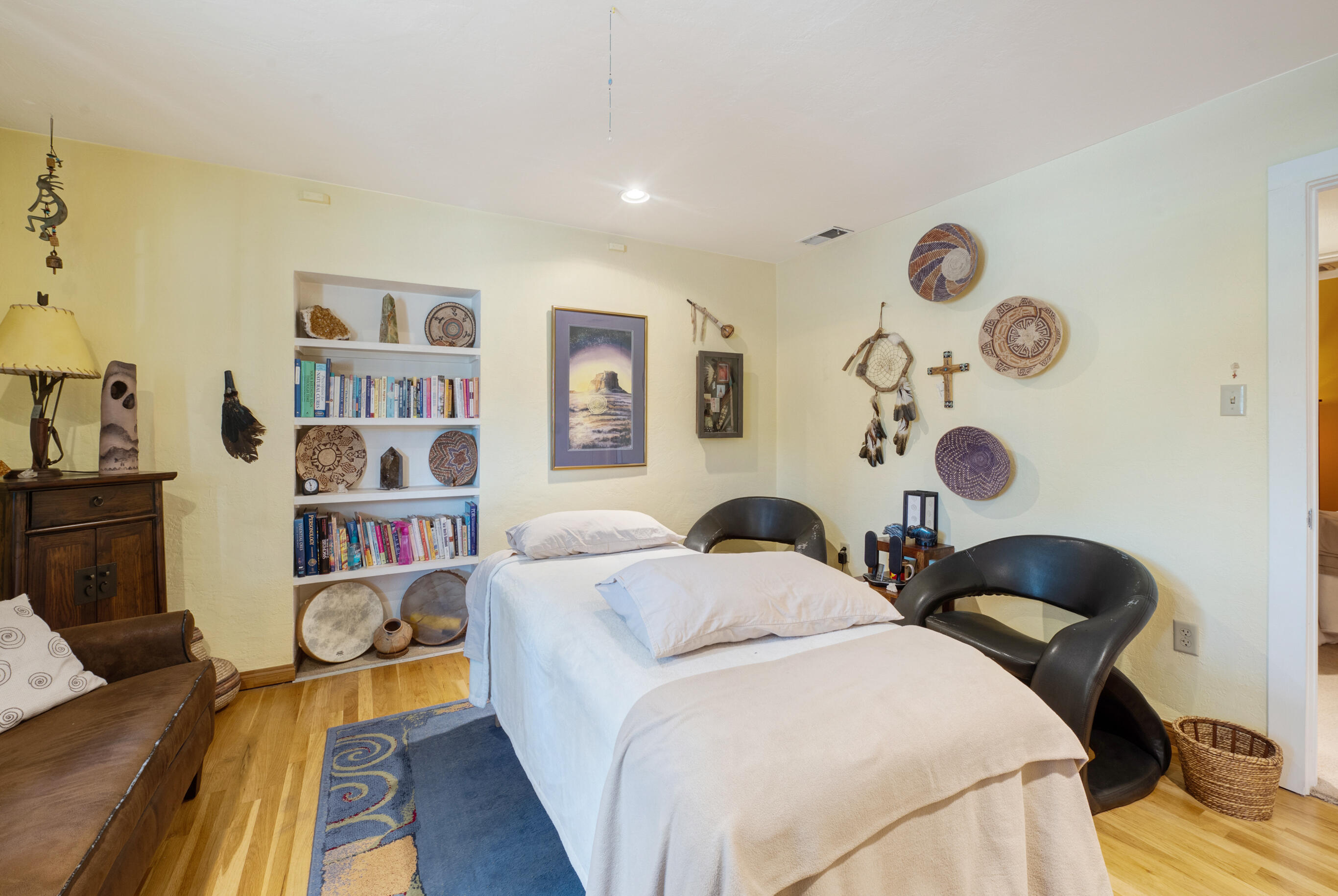 1919 San Mateo Boulevard NE