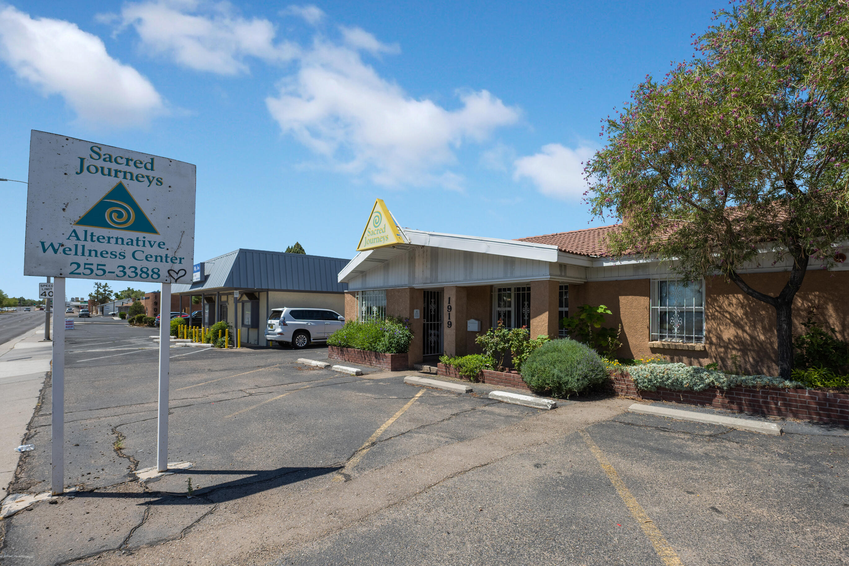 1919 San Mateo Boulevard NE