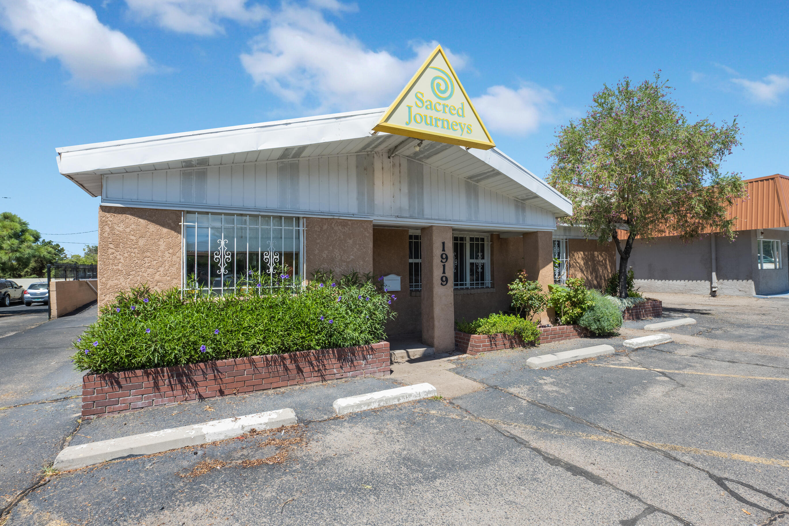 1919 San Mateo Boulevard NE