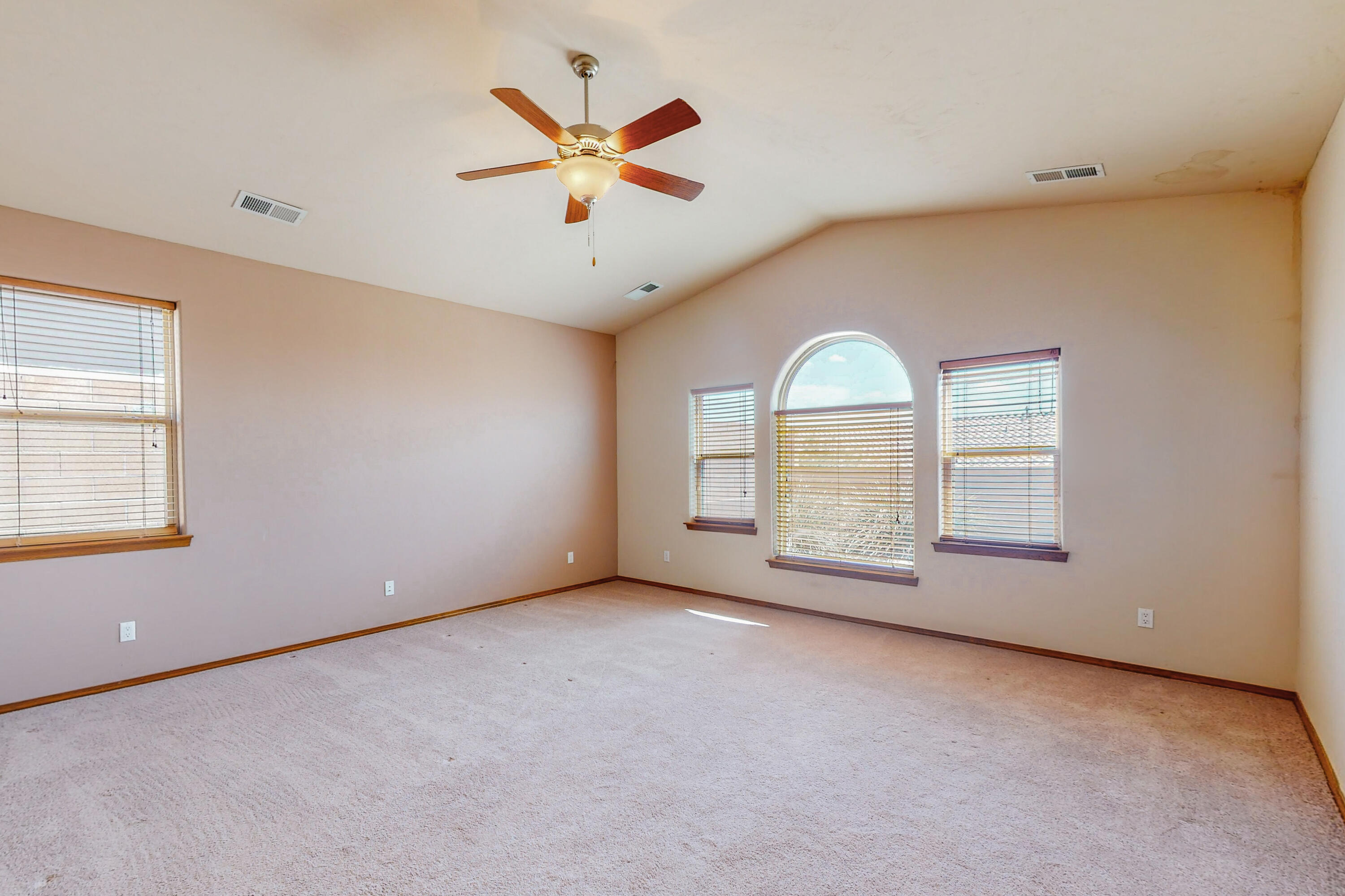 2832 Sicomoro Lane SE