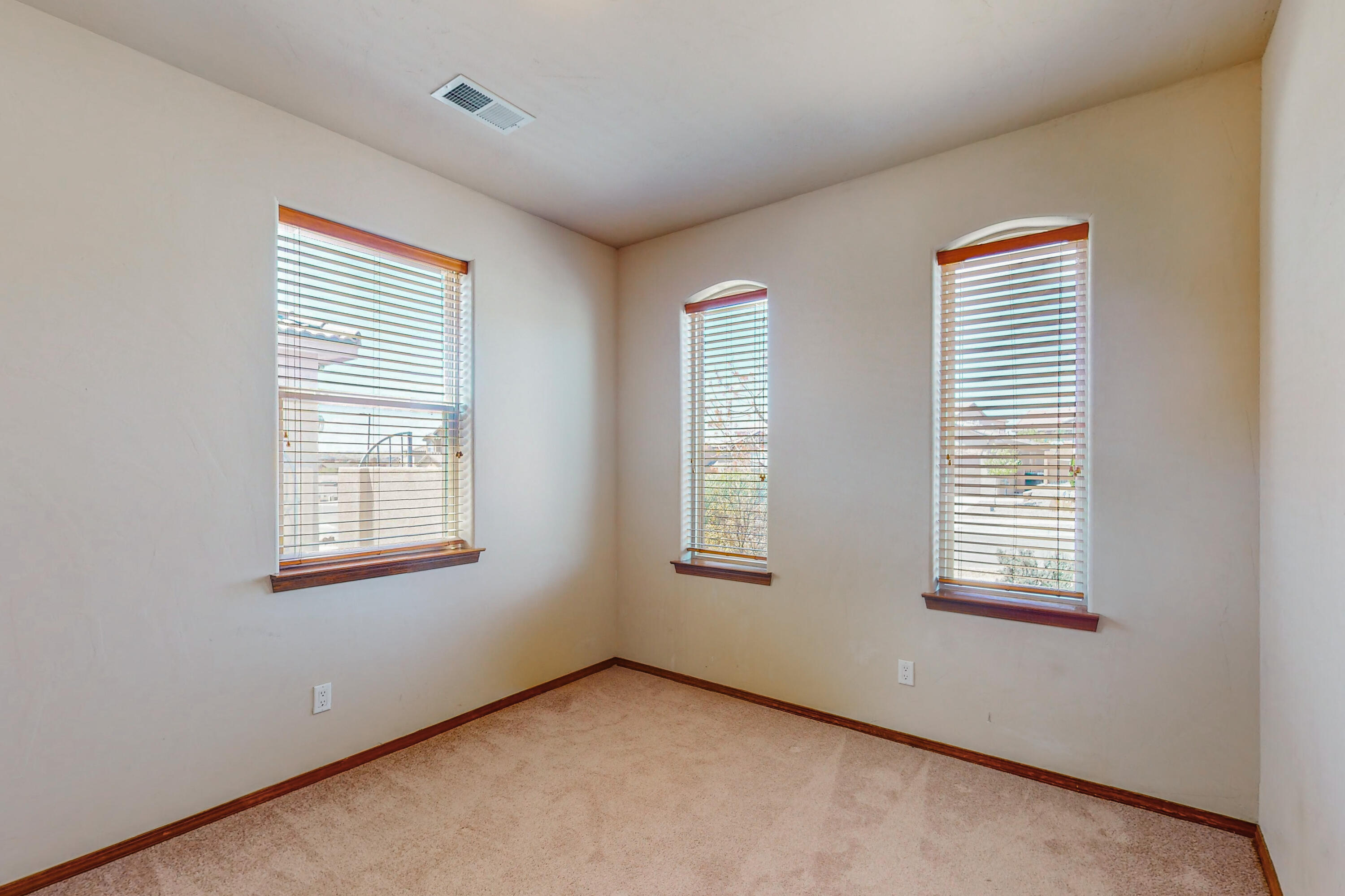 2832 Sicomoro Lane SE