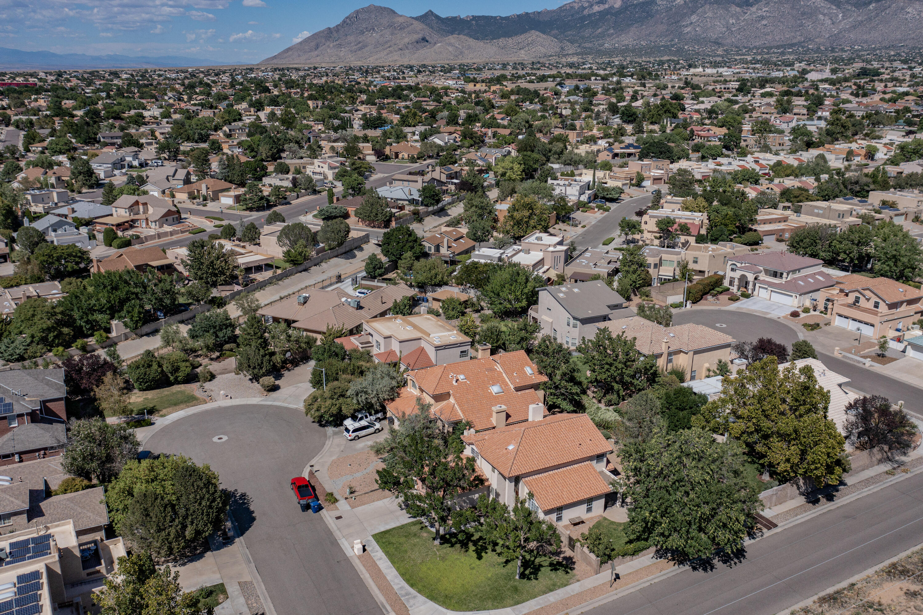 7112 Whitewood Court NE