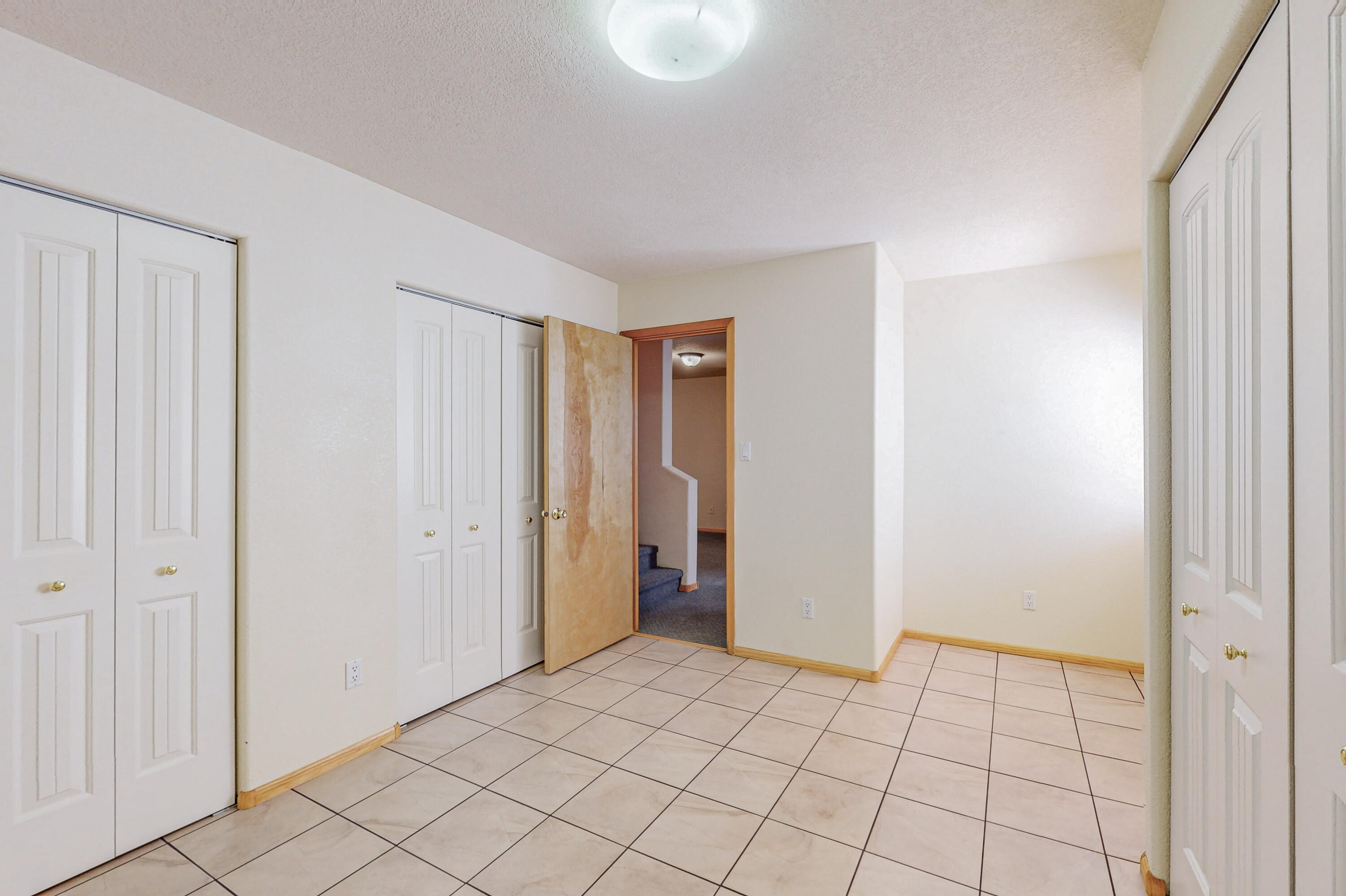 7112 Whitewood Court NE