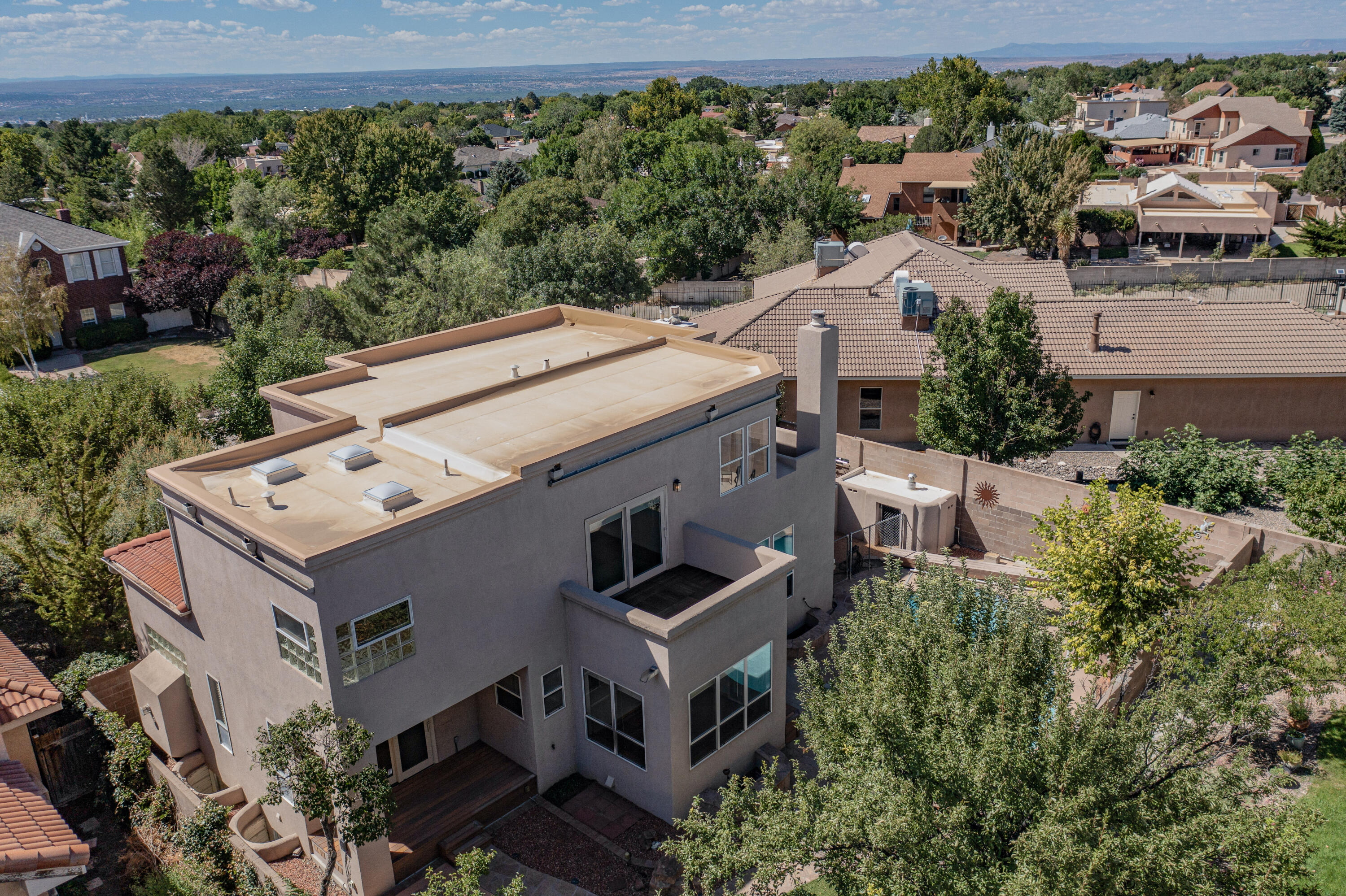 7112 Whitewood Court NE