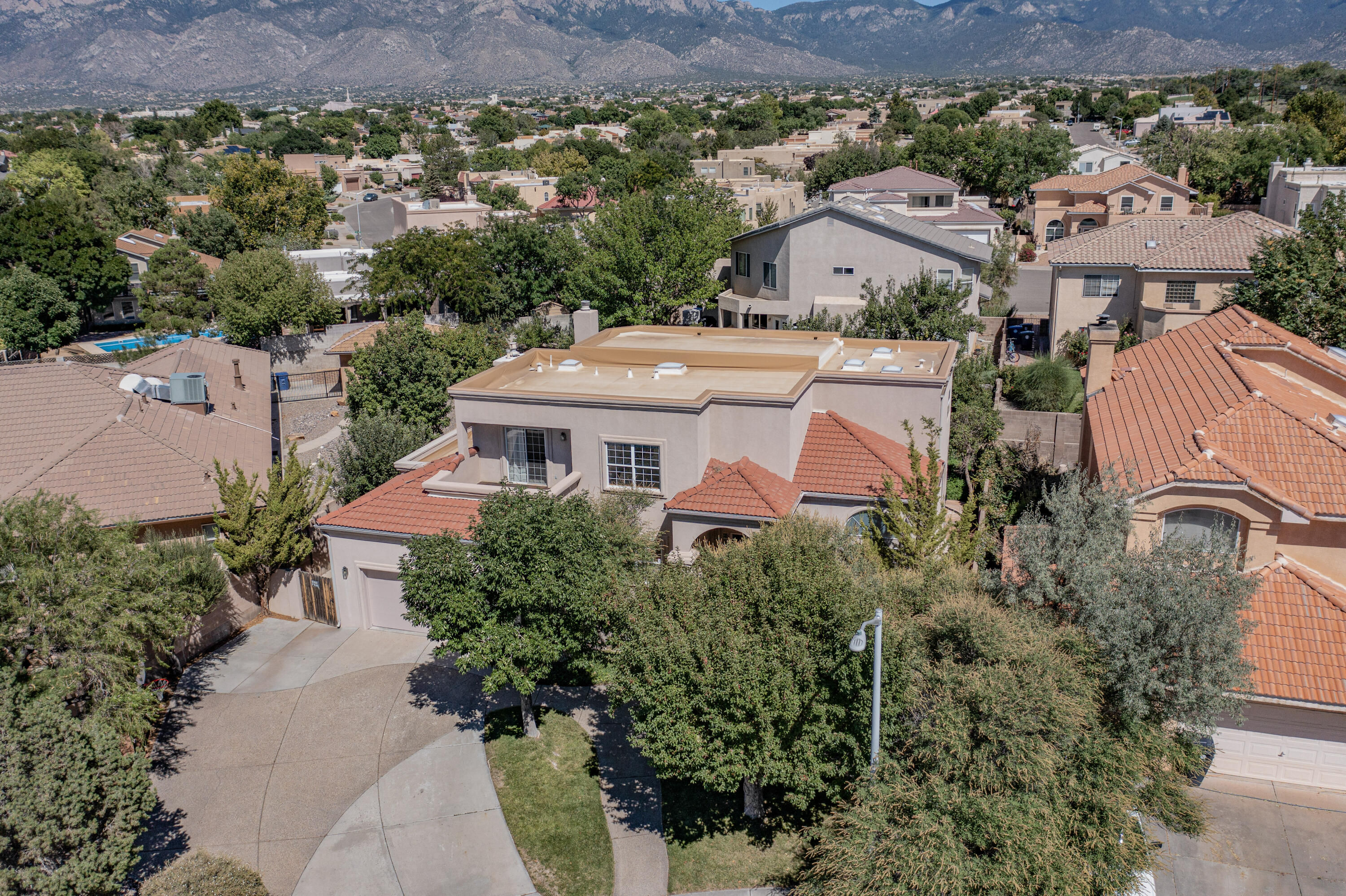 7112 Whitewood Court NE