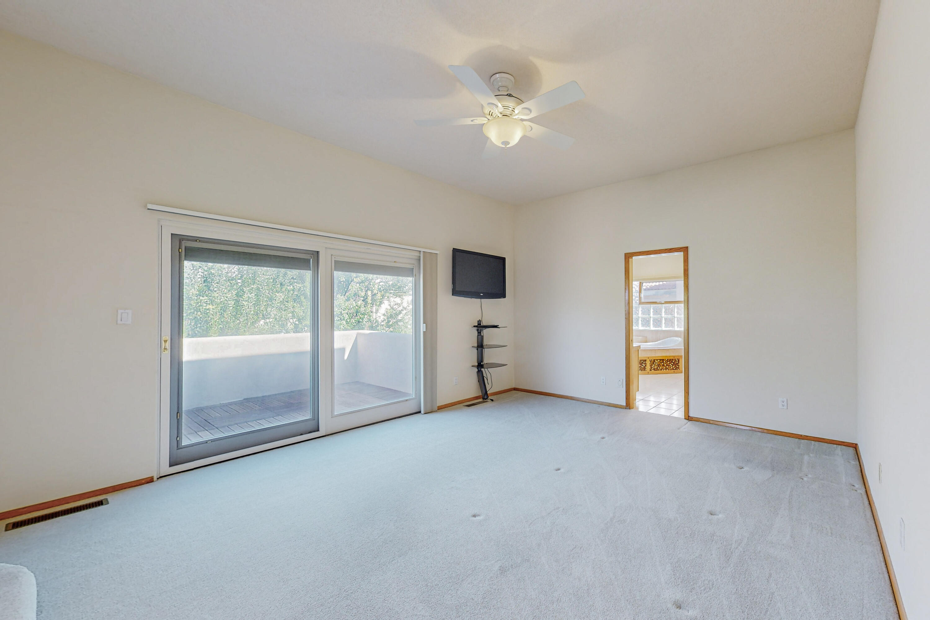 7112 Whitewood Court NE