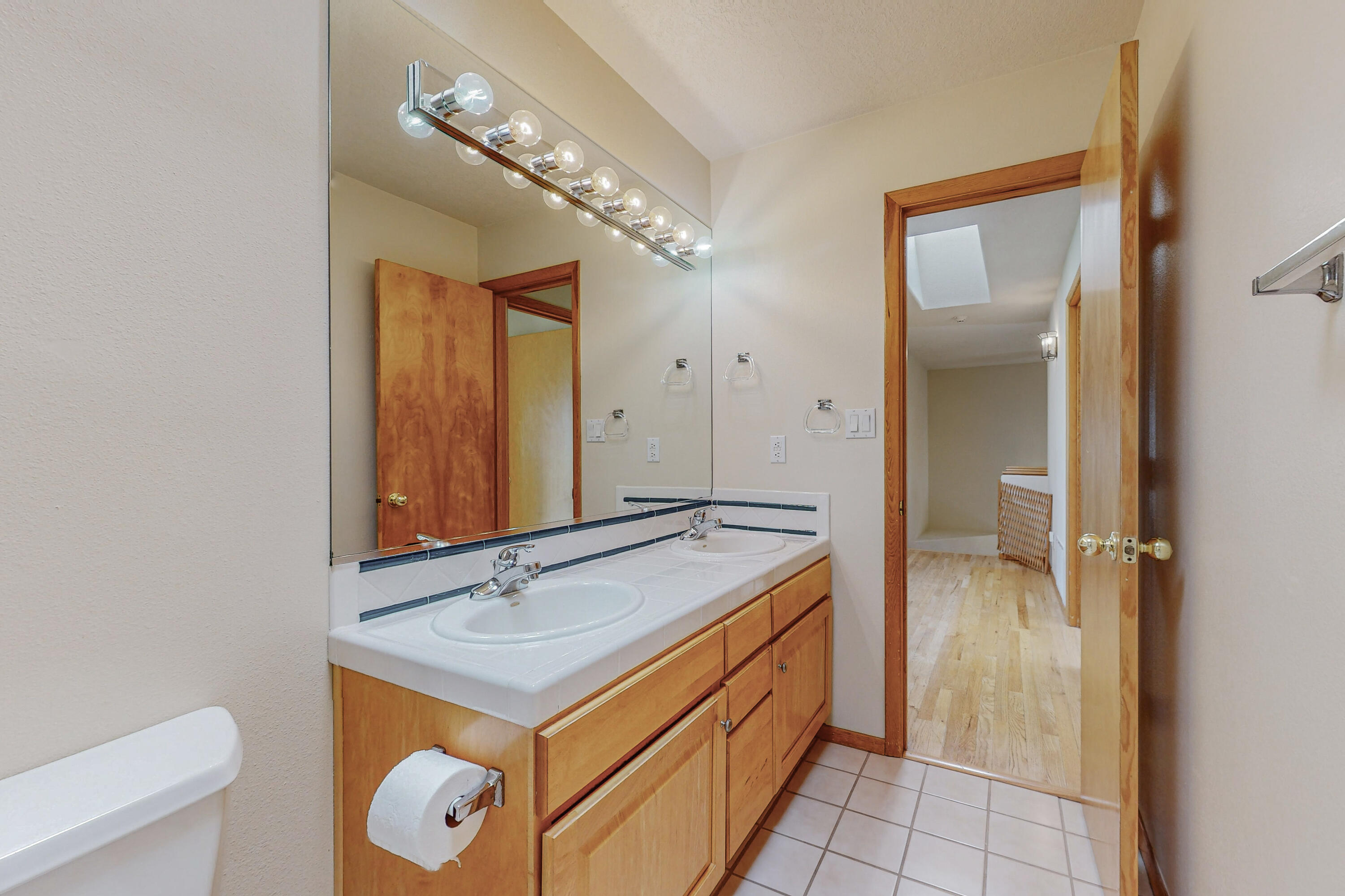 7112 Whitewood Court NE