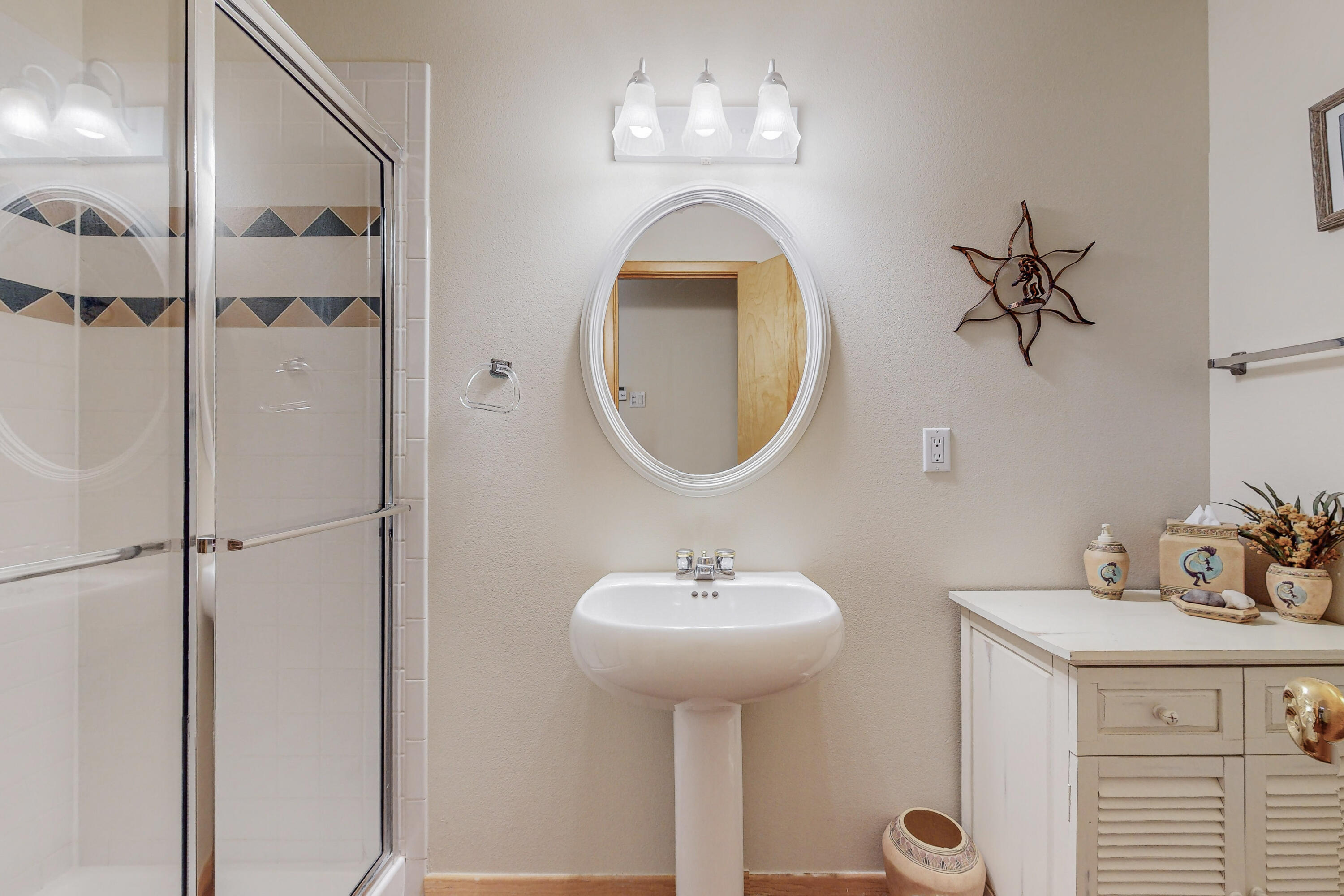 7112 Whitewood Court NE