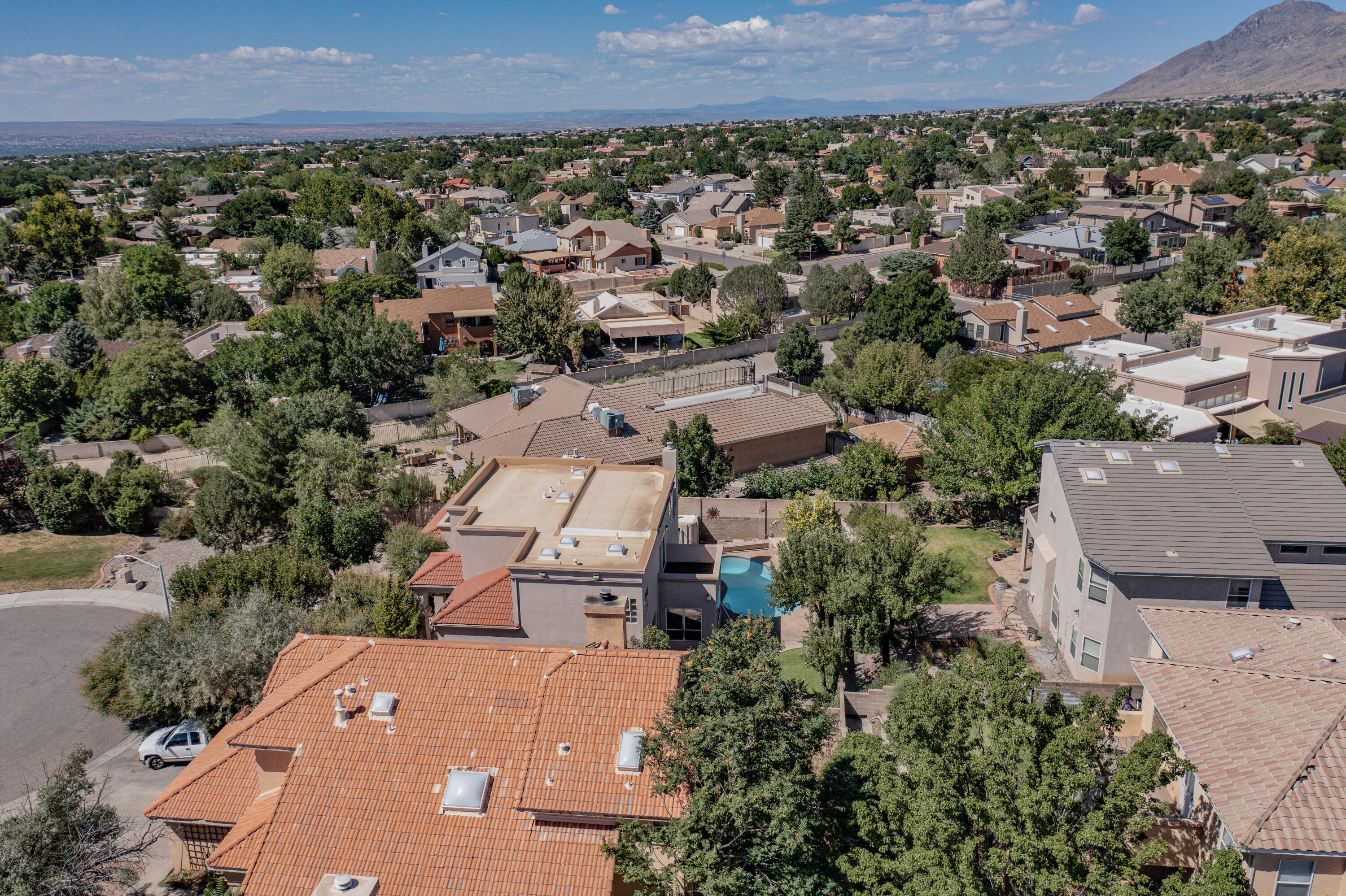 7112 Whitewood Court NE