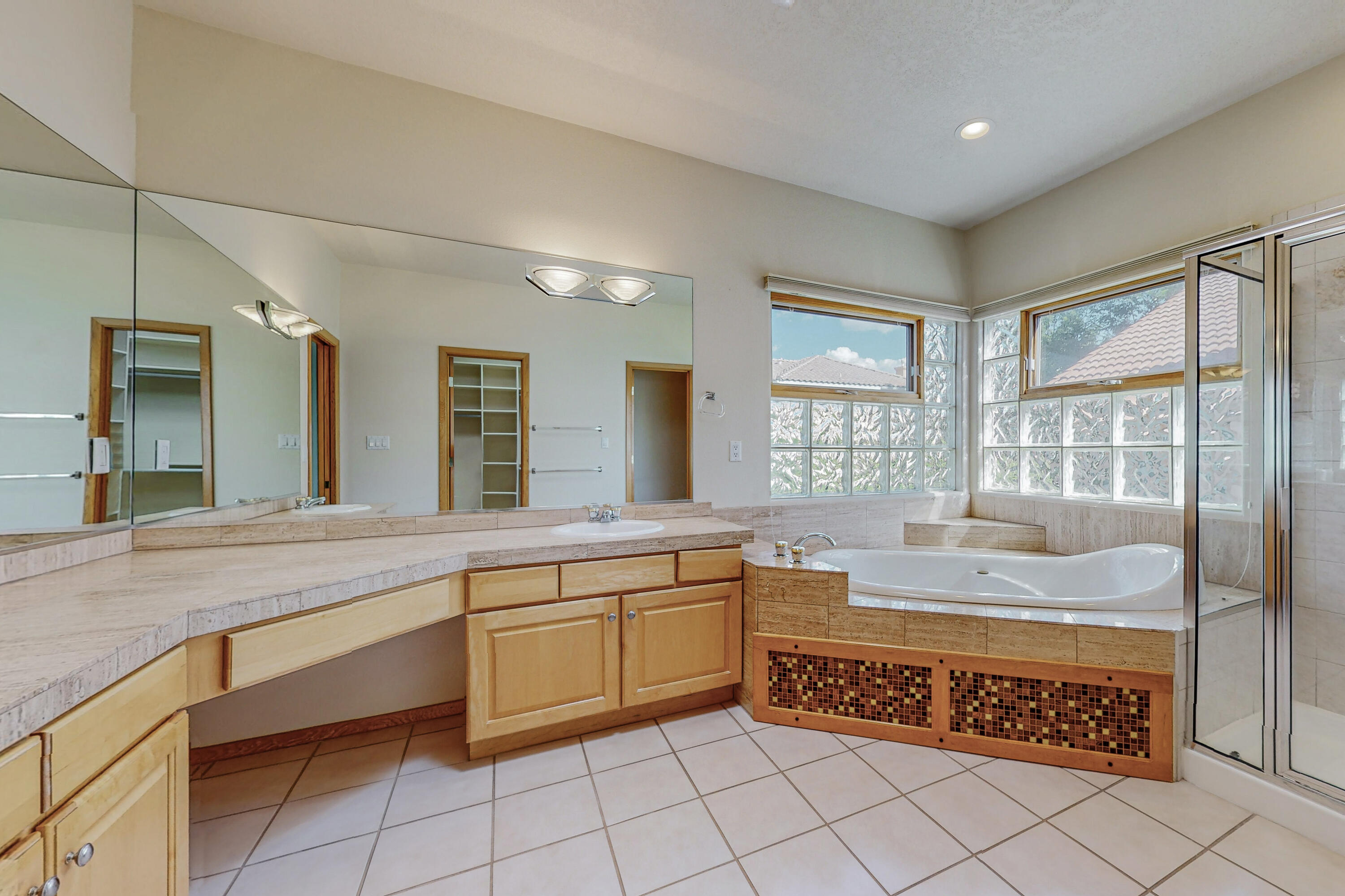 7112 Whitewood Court NE