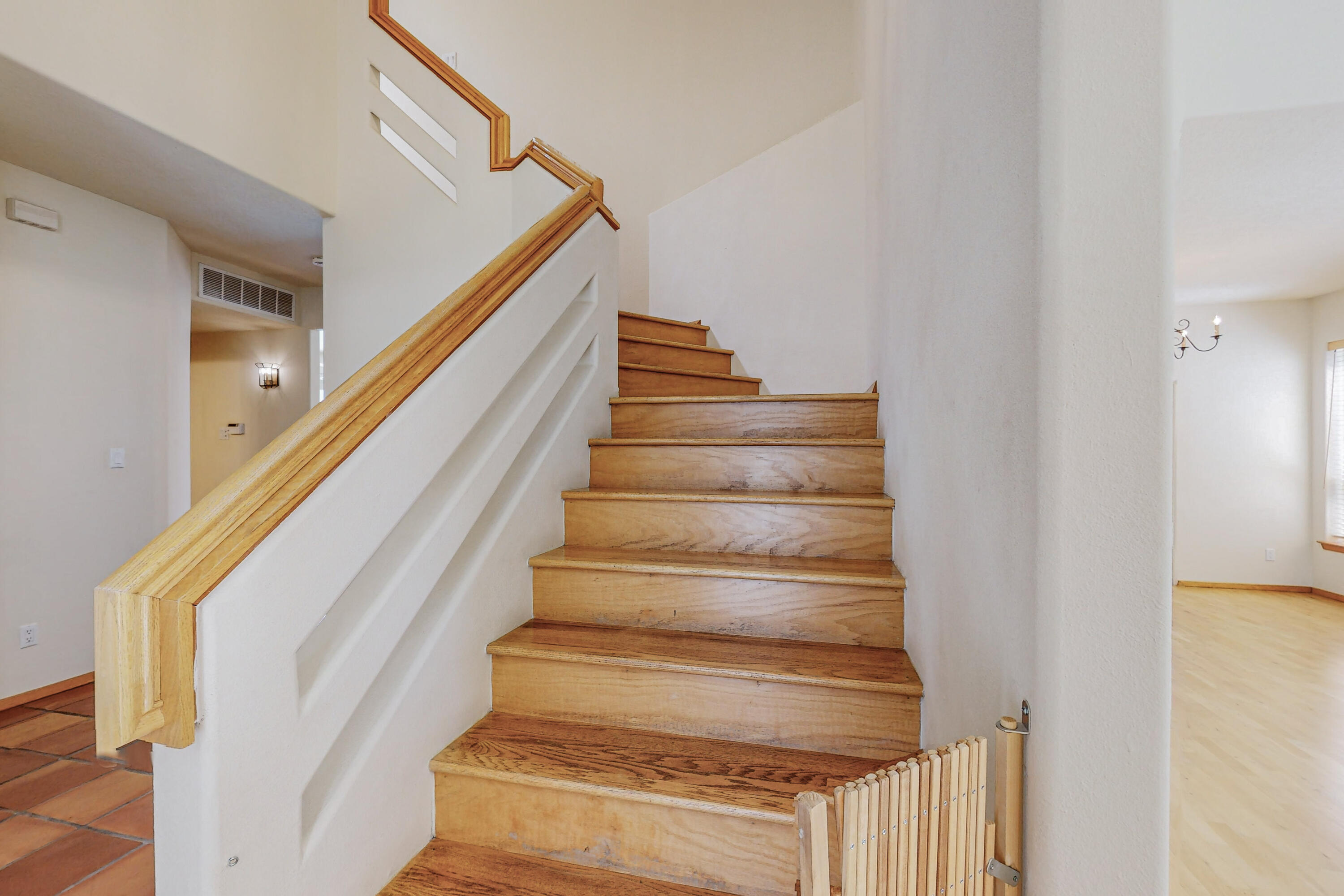 7112 Whitewood Court NE