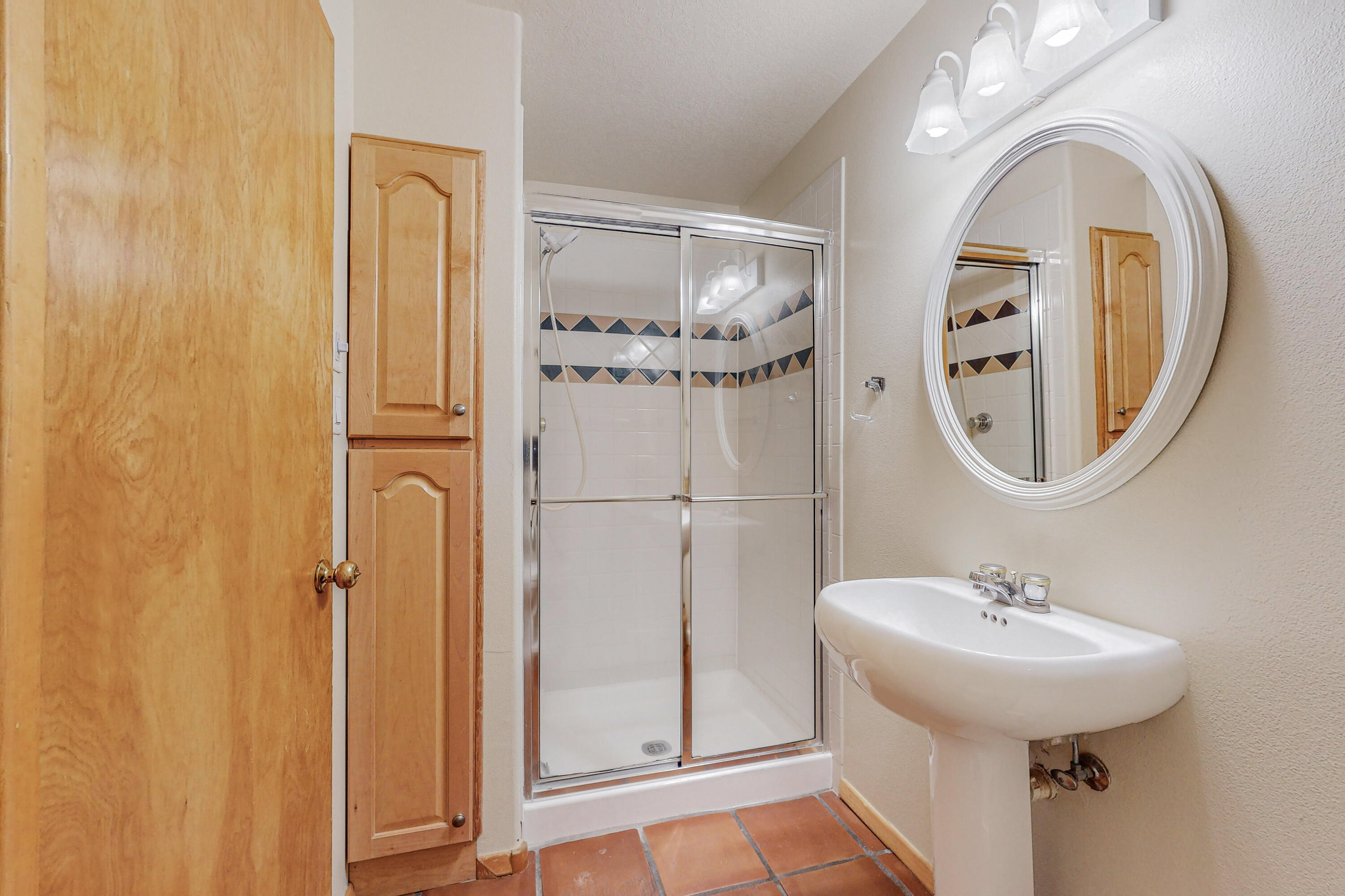 7112 Whitewood Court NE