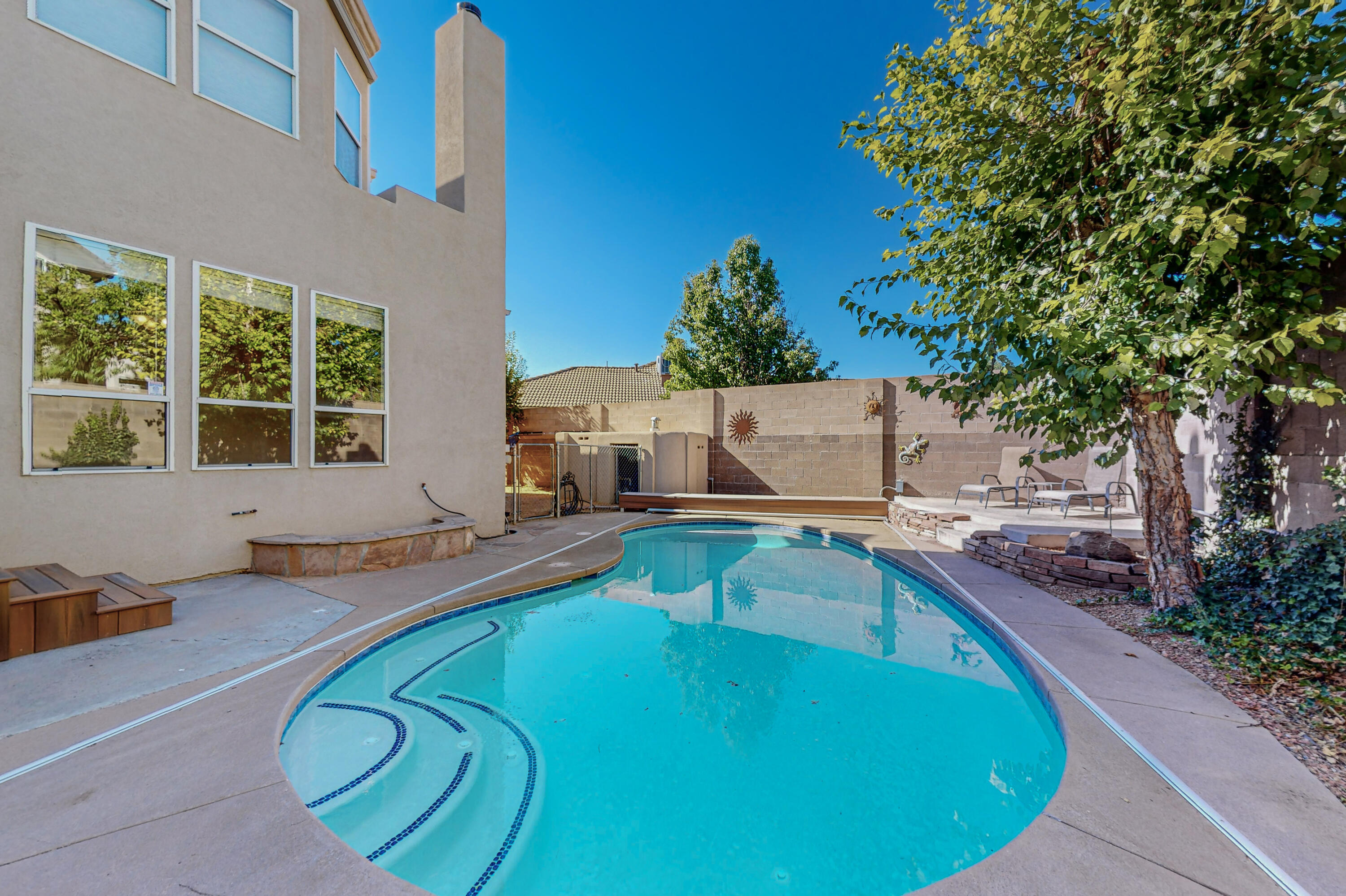 7112 Whitewood Court NE