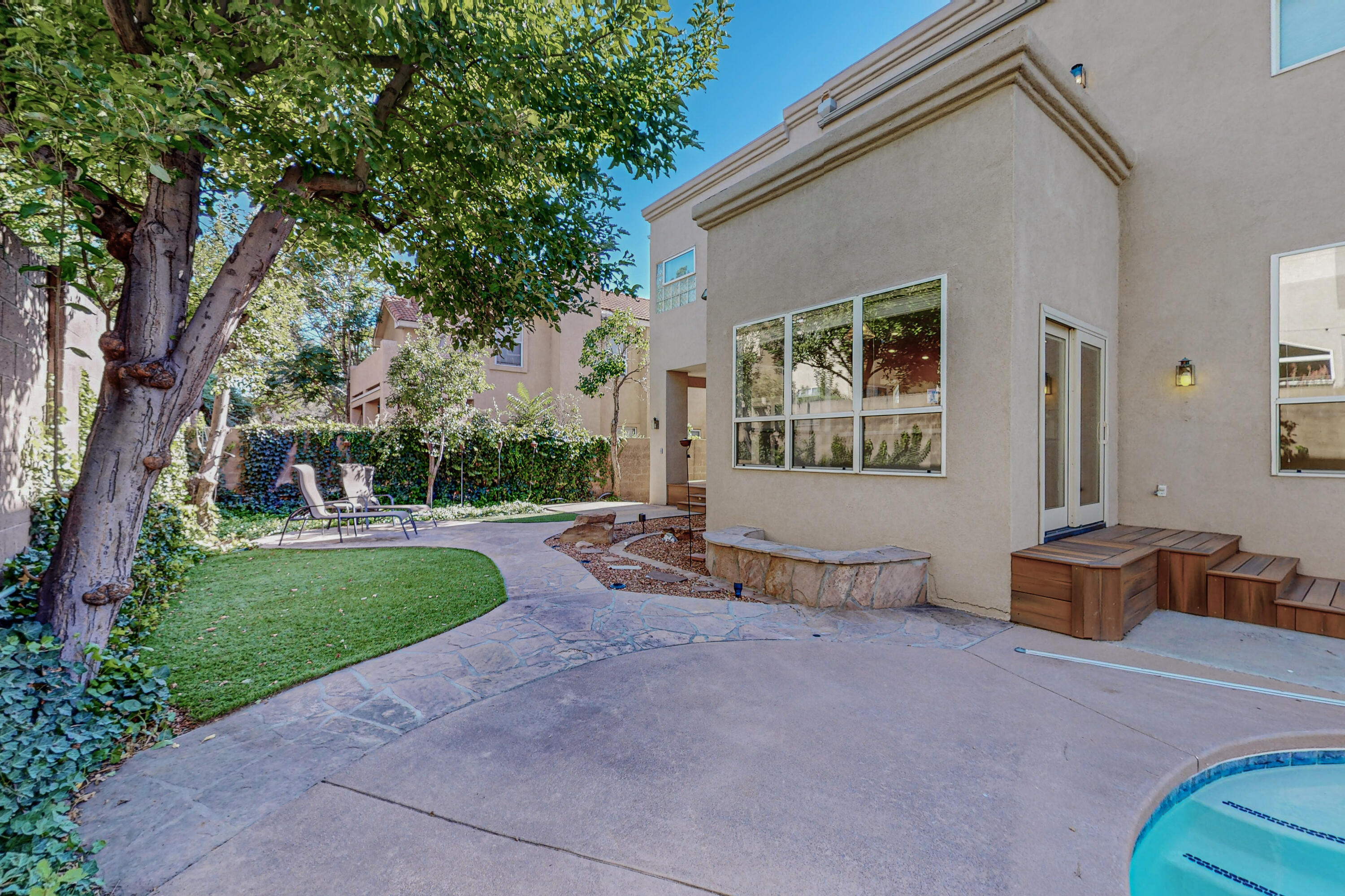 7112 Whitewood Court NE