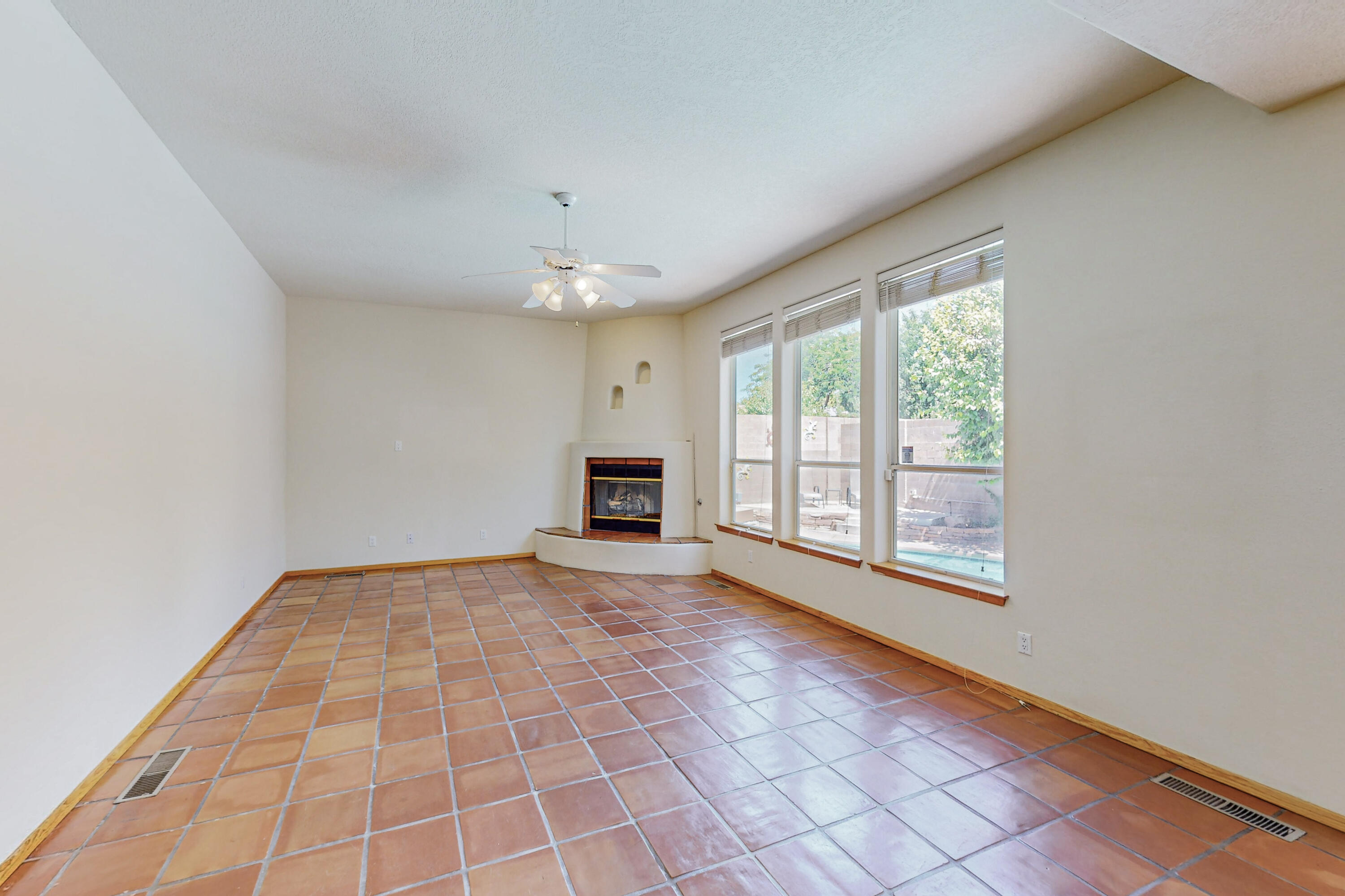 7112 Whitewood Court NE