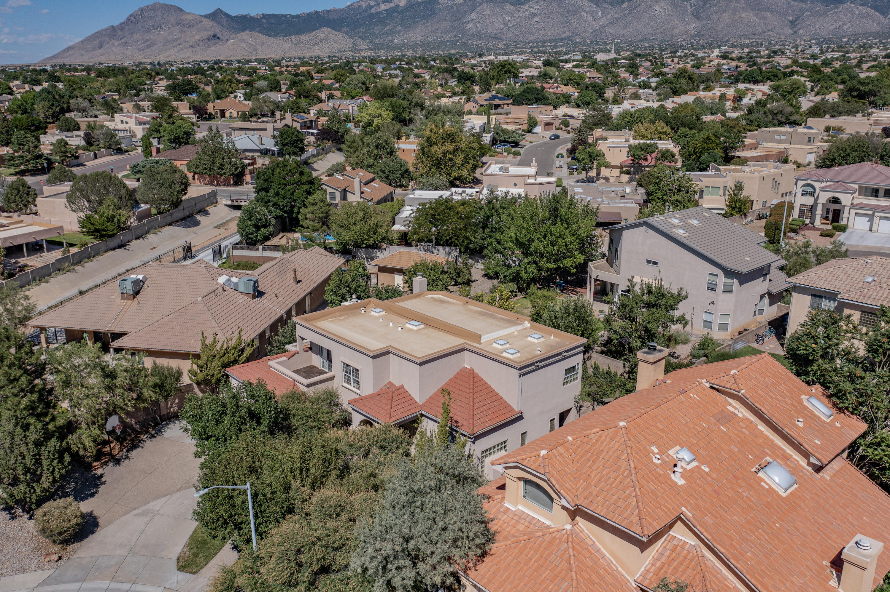 7112 Whitewood Court NE