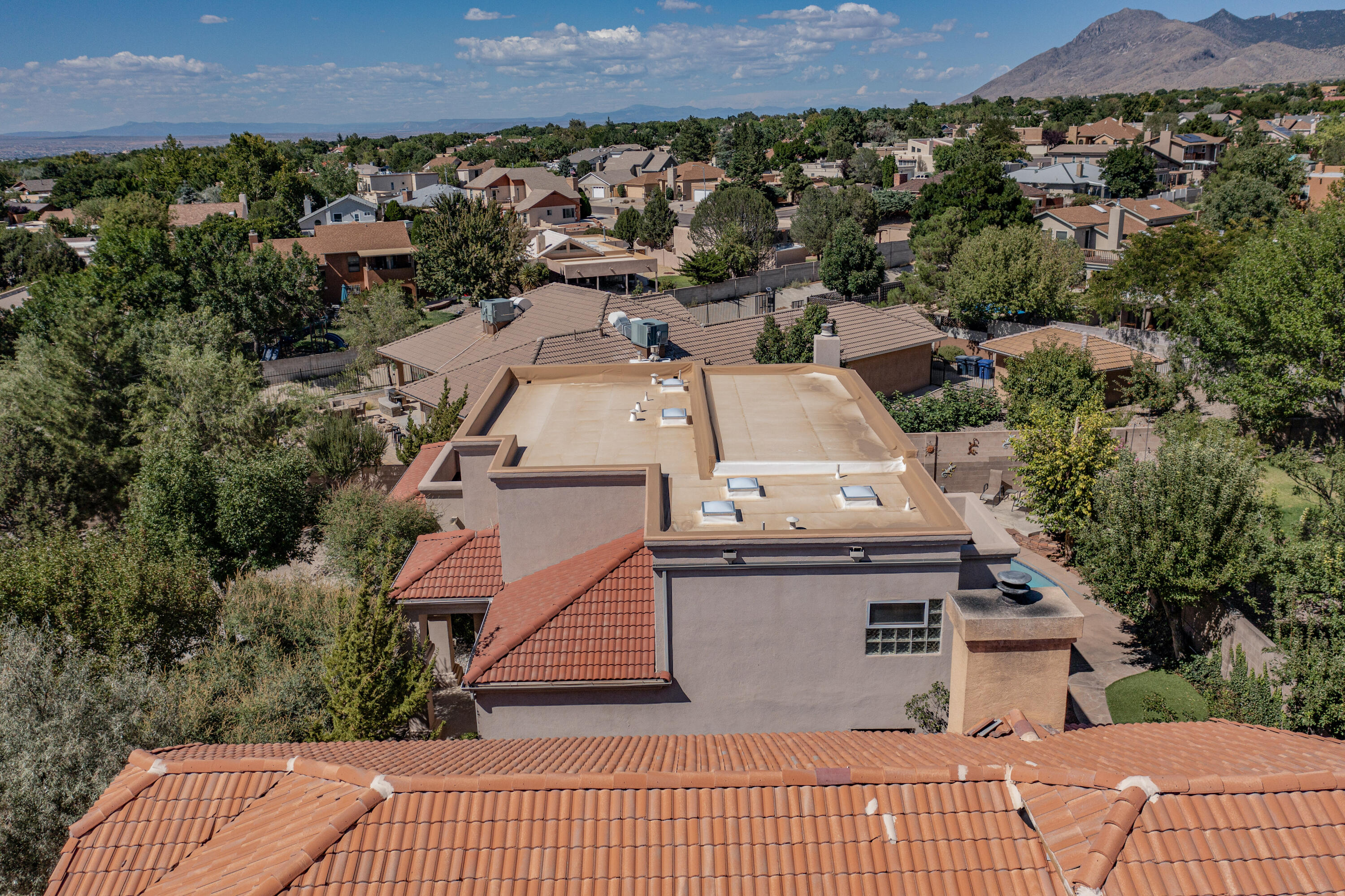 7112 Whitewood Court NE