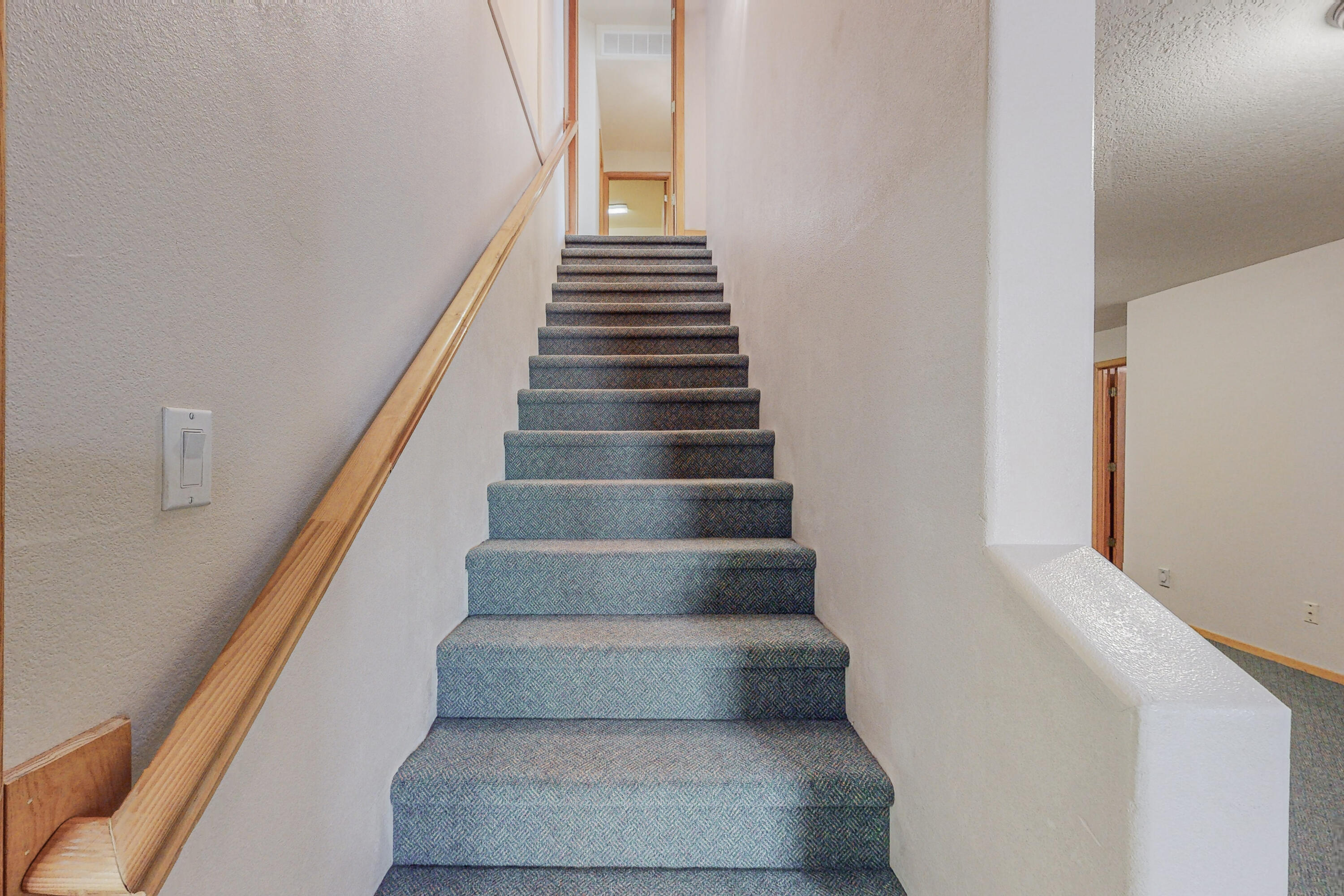 7112 Whitewood Court NE