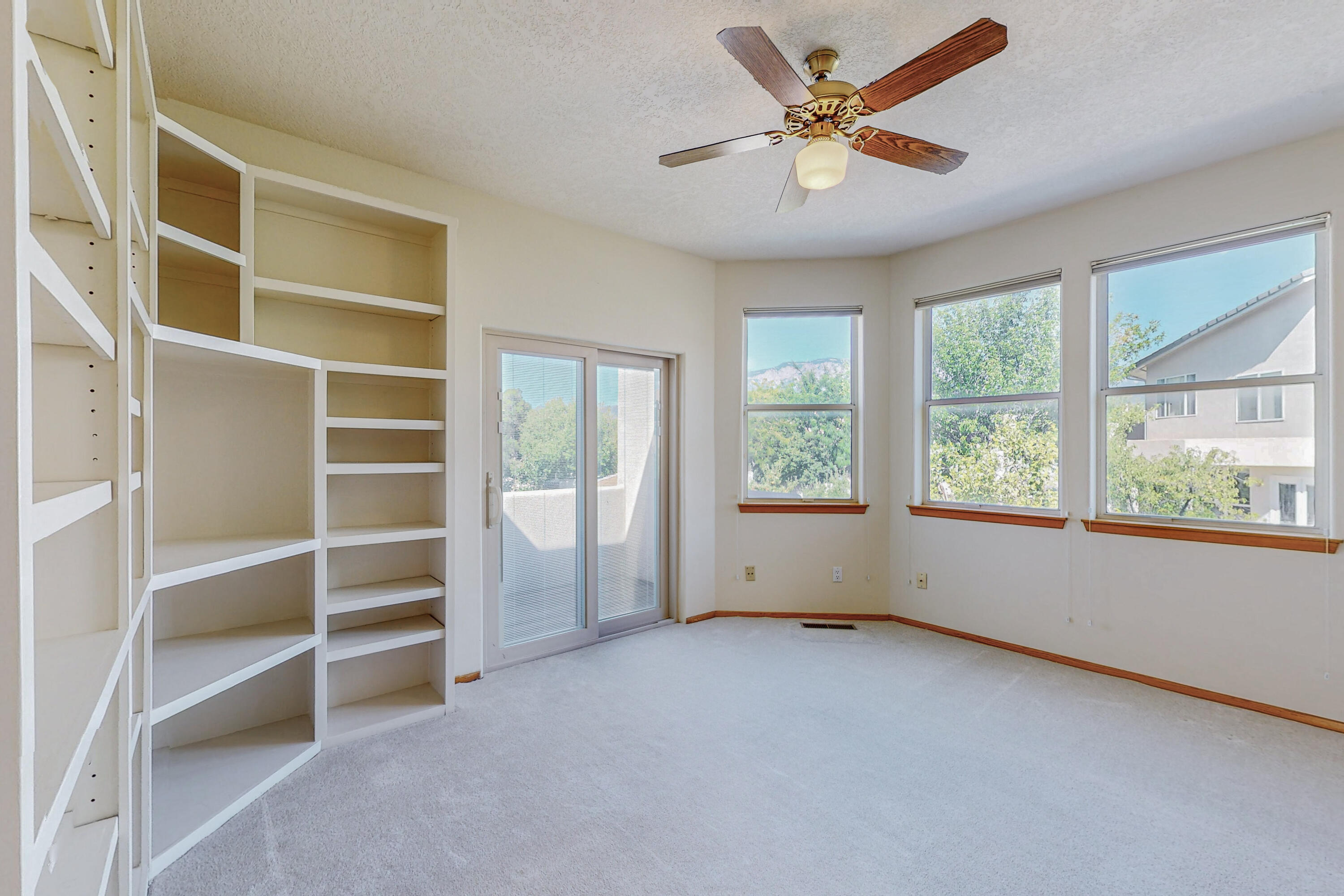 7112 Whitewood Court NE