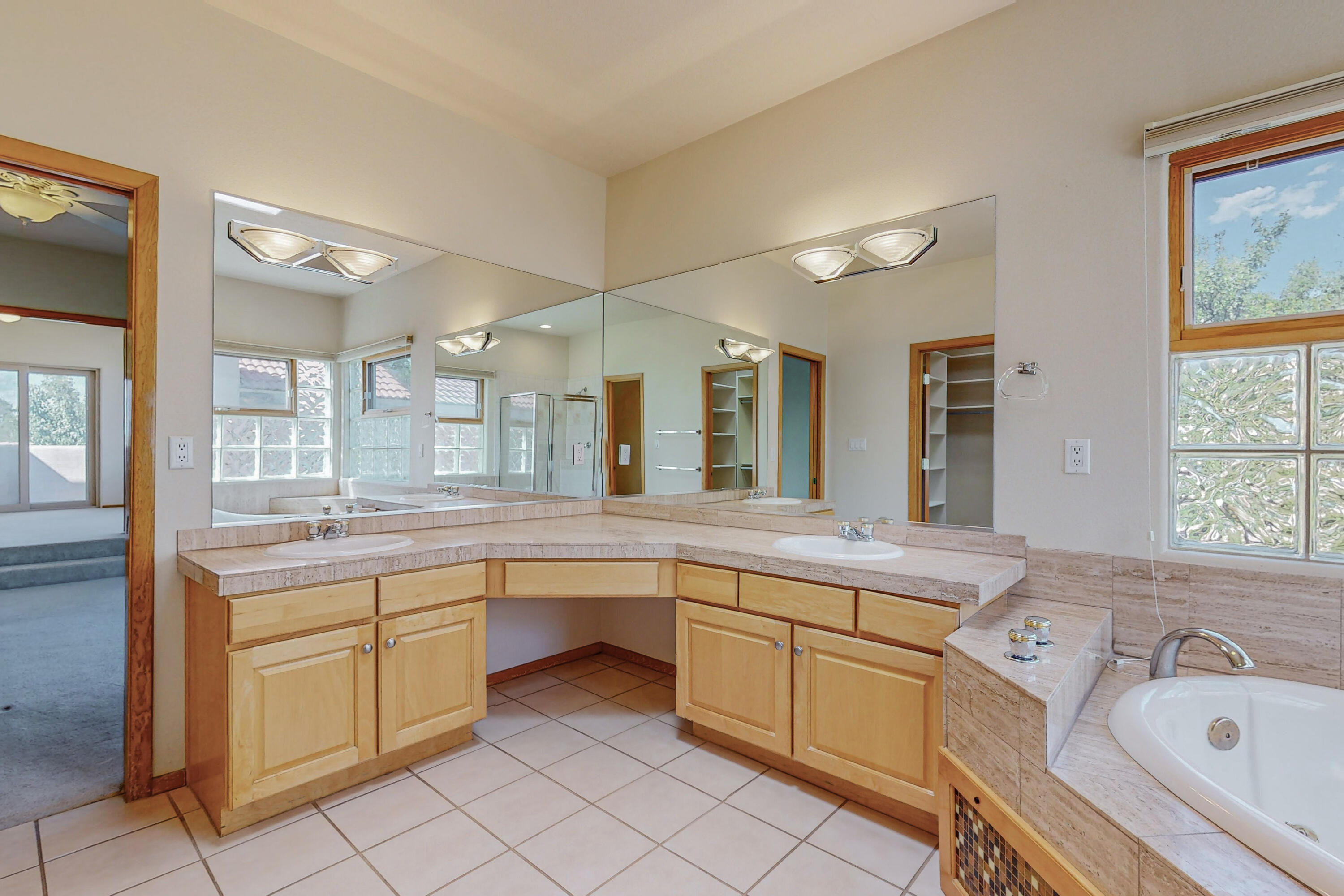 7112 Whitewood Court NE