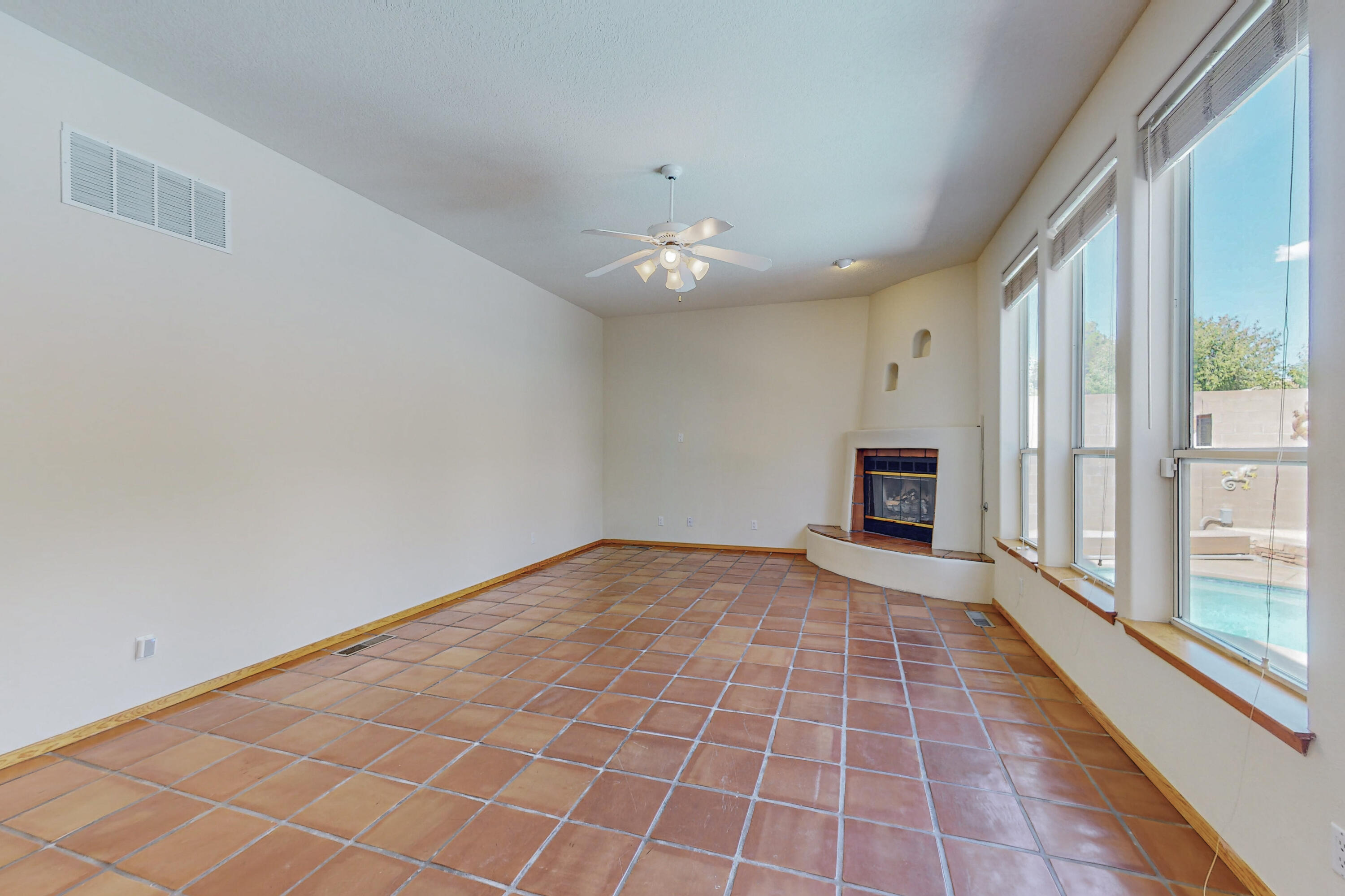 7112 Whitewood Court NE