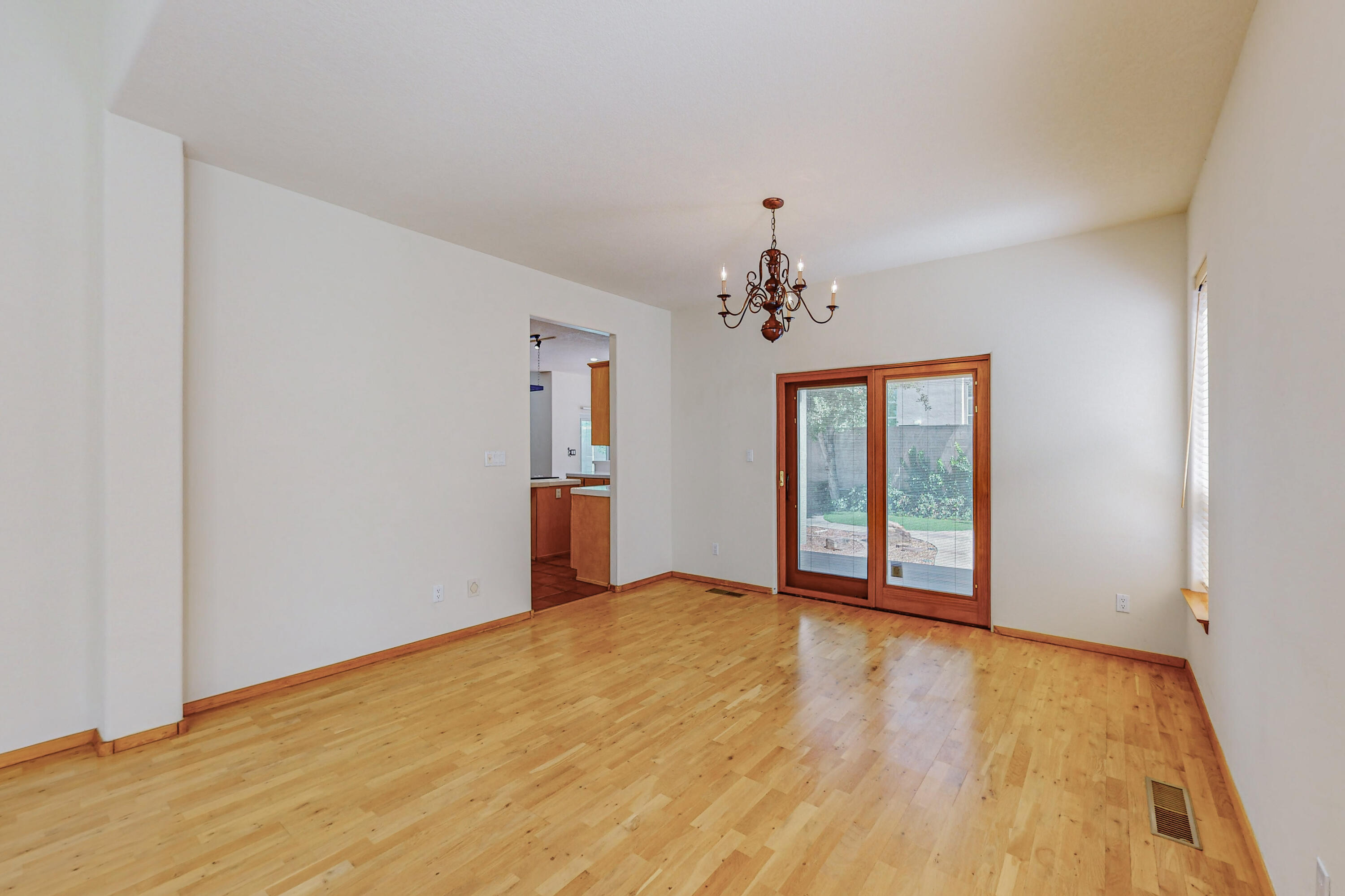 7112 Whitewood Court NE