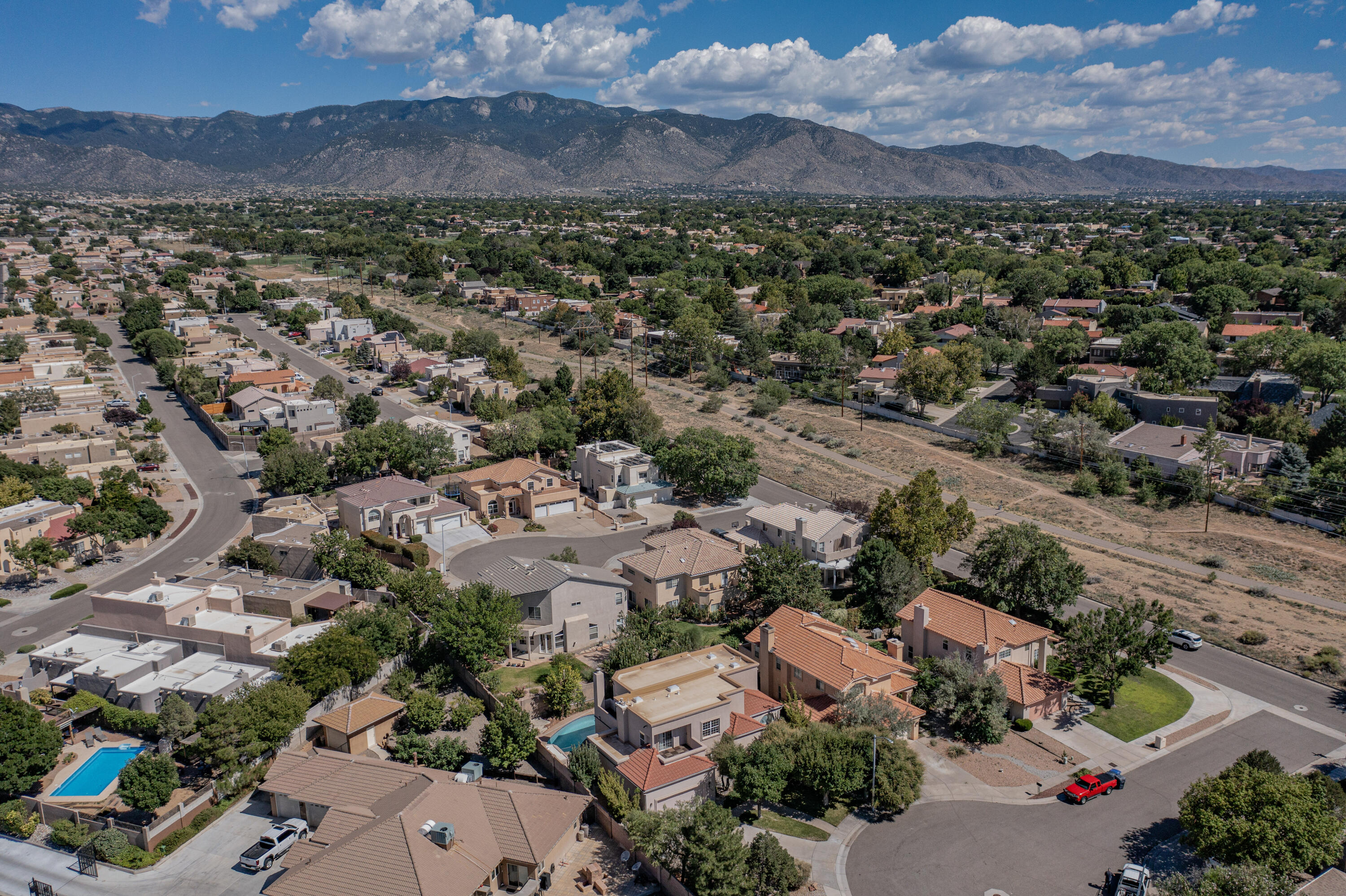 7112 Whitewood Court NE