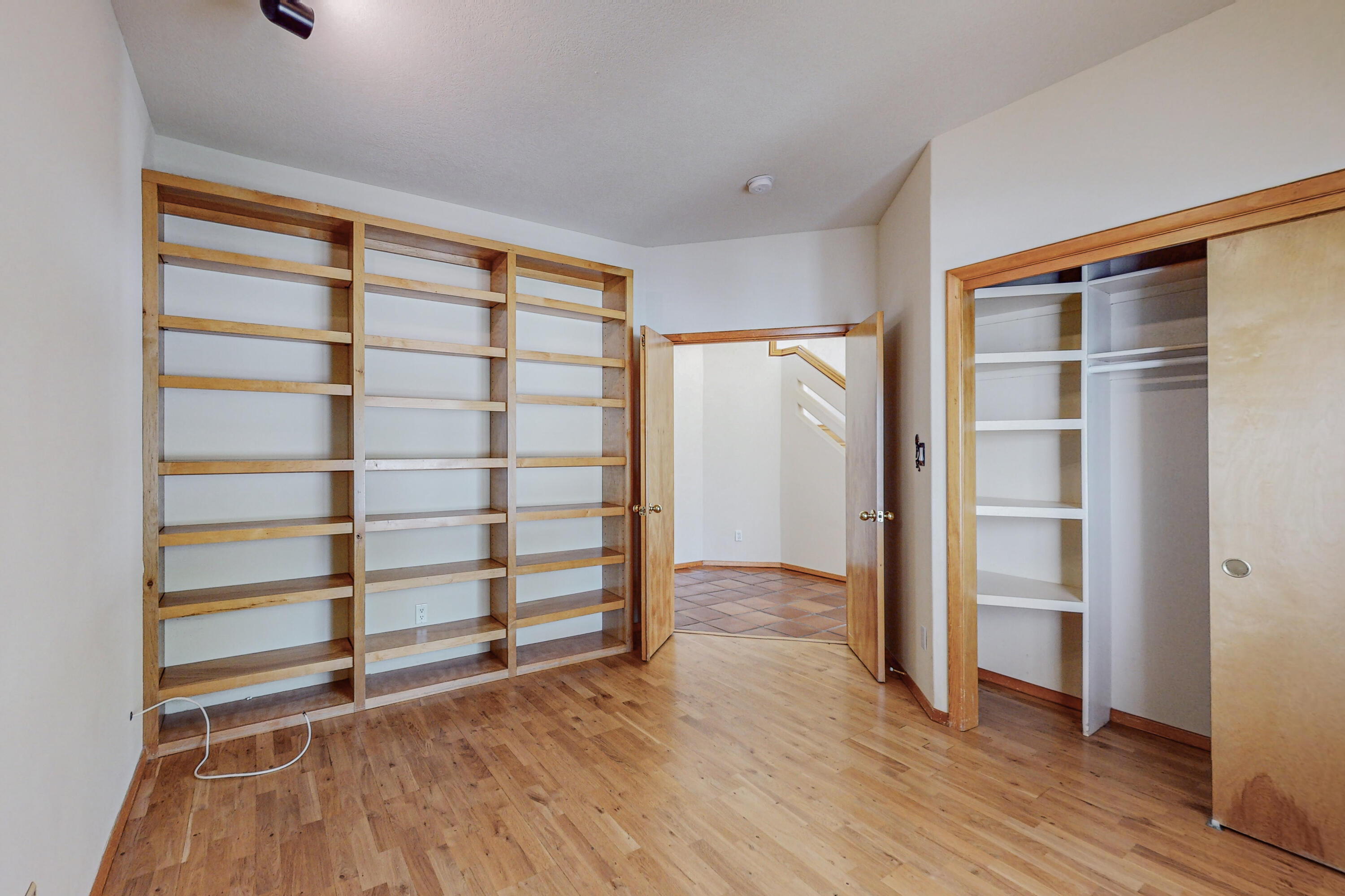 7112 Whitewood Court NE