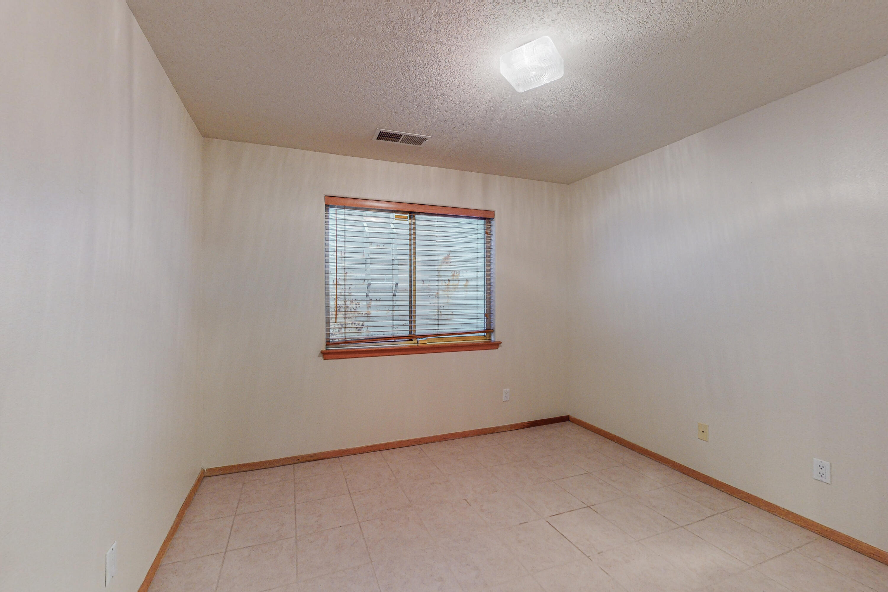 7112 Whitewood Court NE