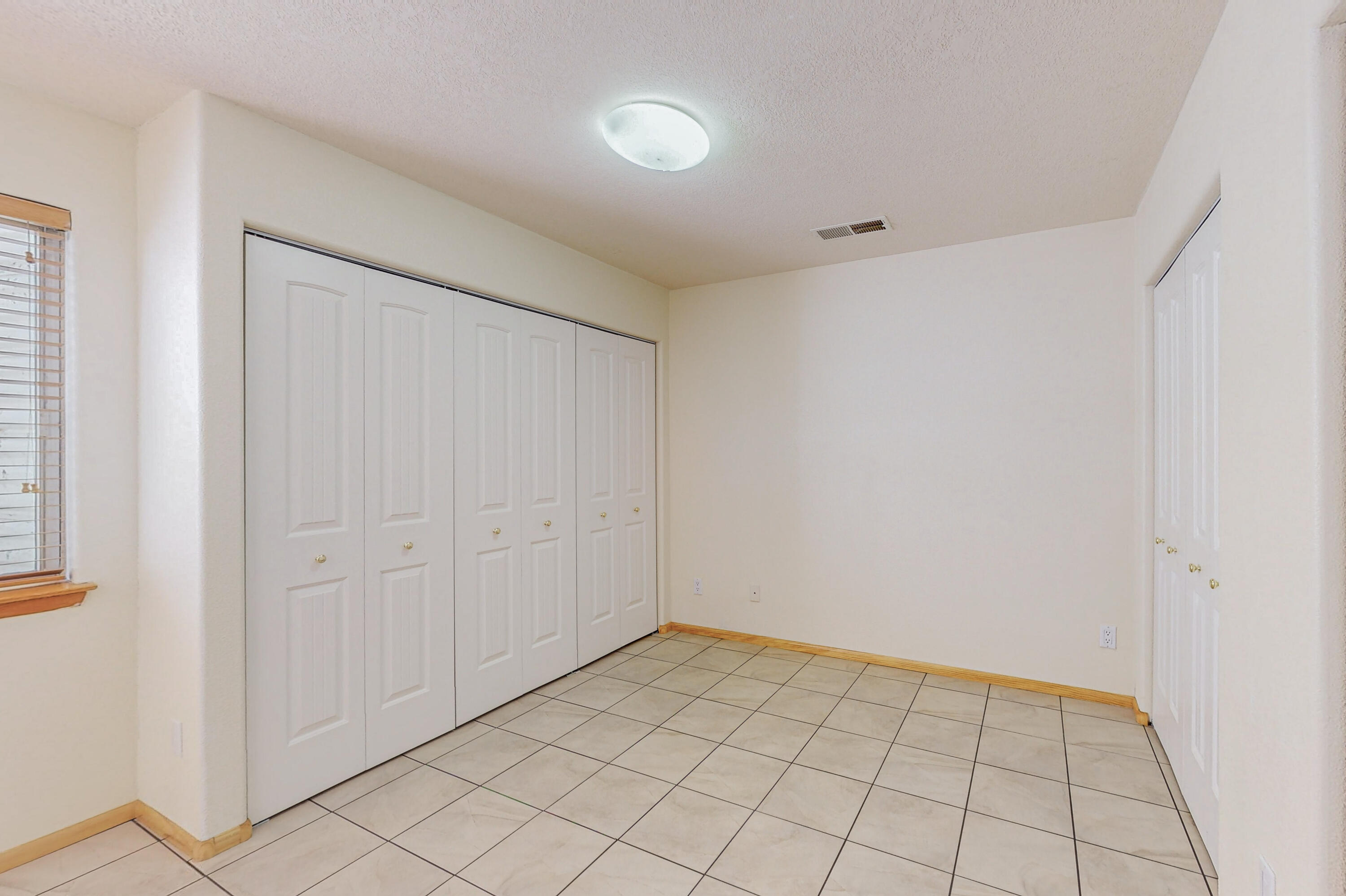 7112 Whitewood Court NE