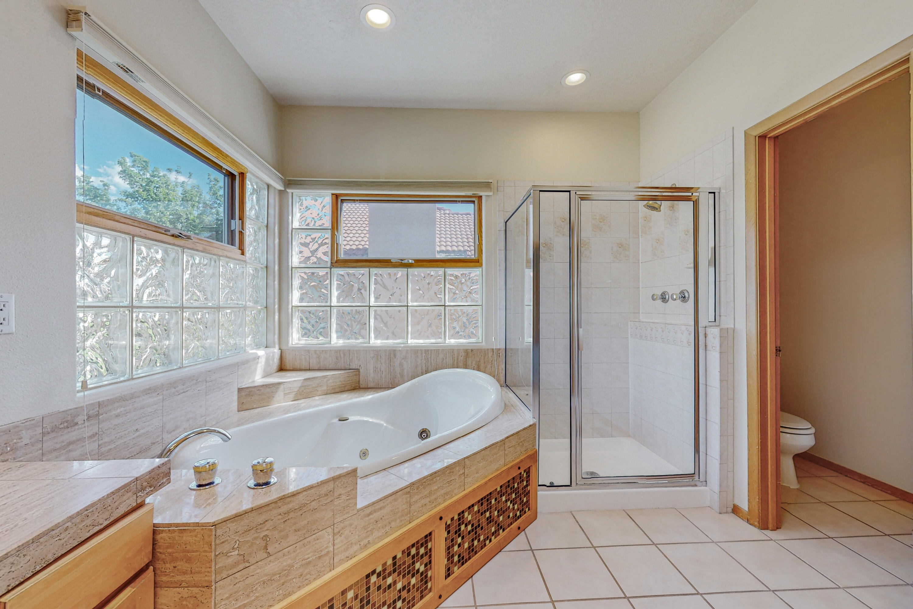 7112 Whitewood Court NE