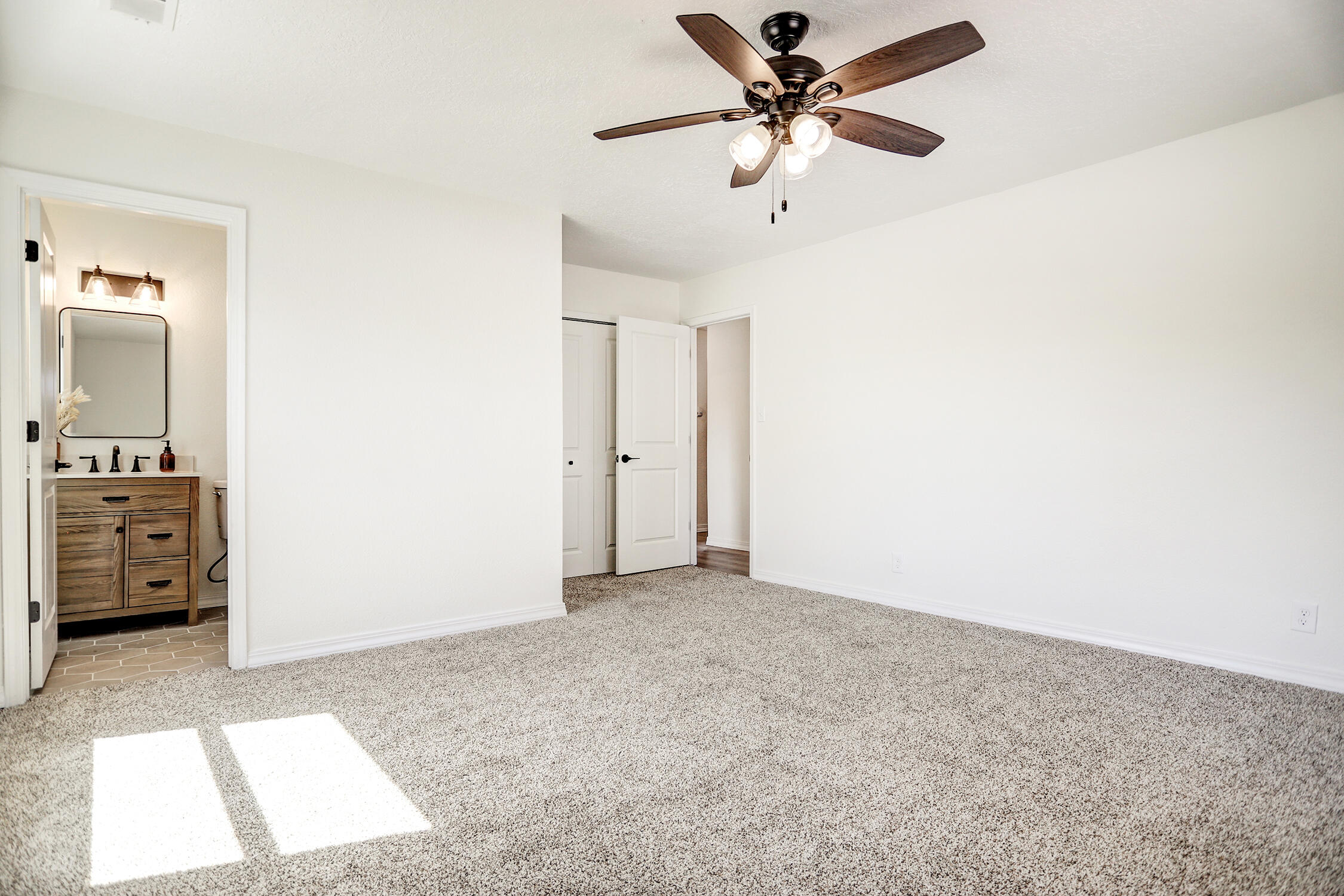 715 Arcturus Avenue SE