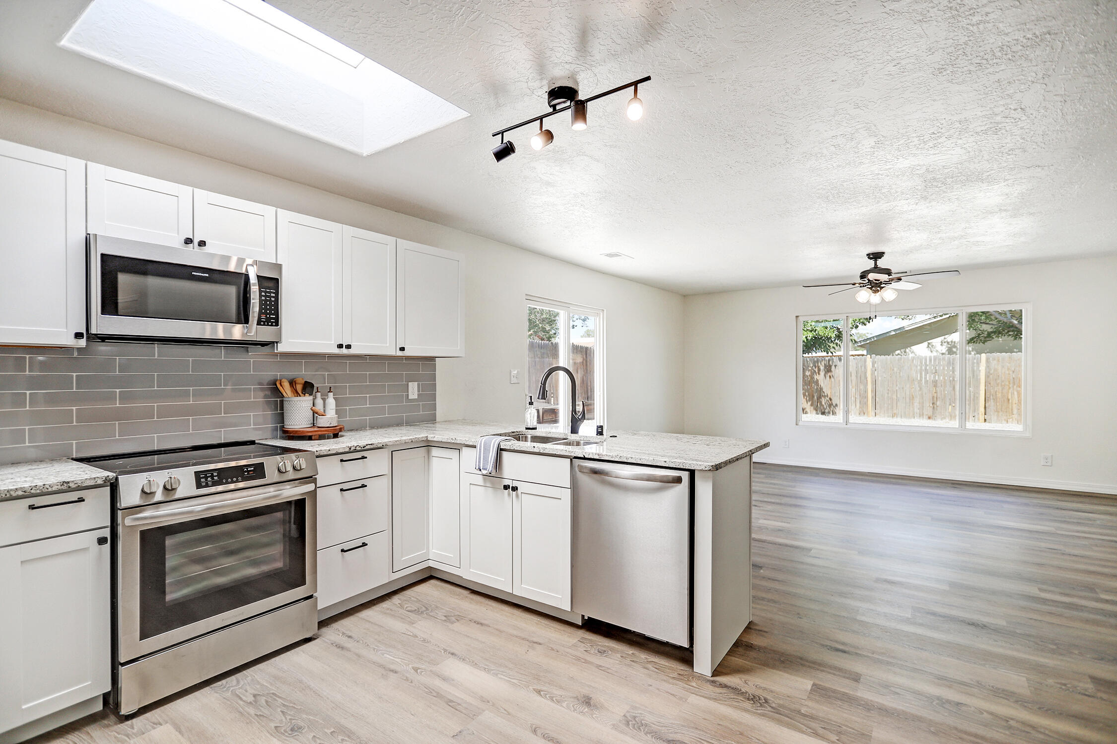 715 Arcturus Avenue SE