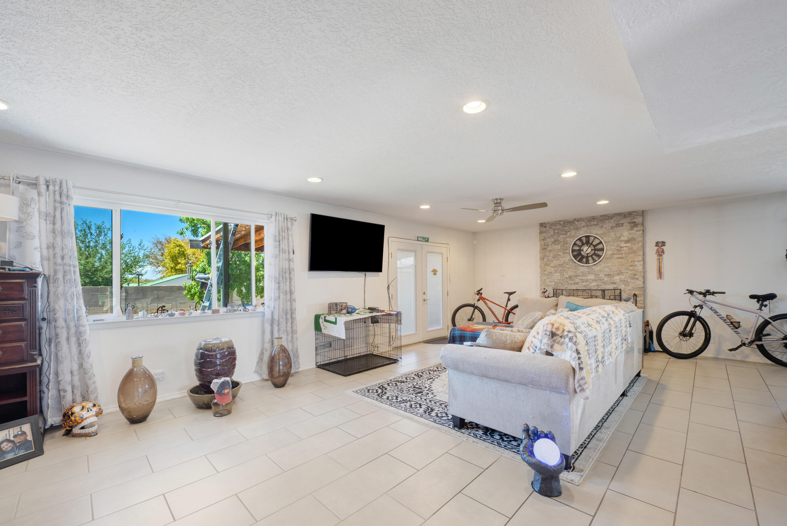 6109 Barnhart Street NE