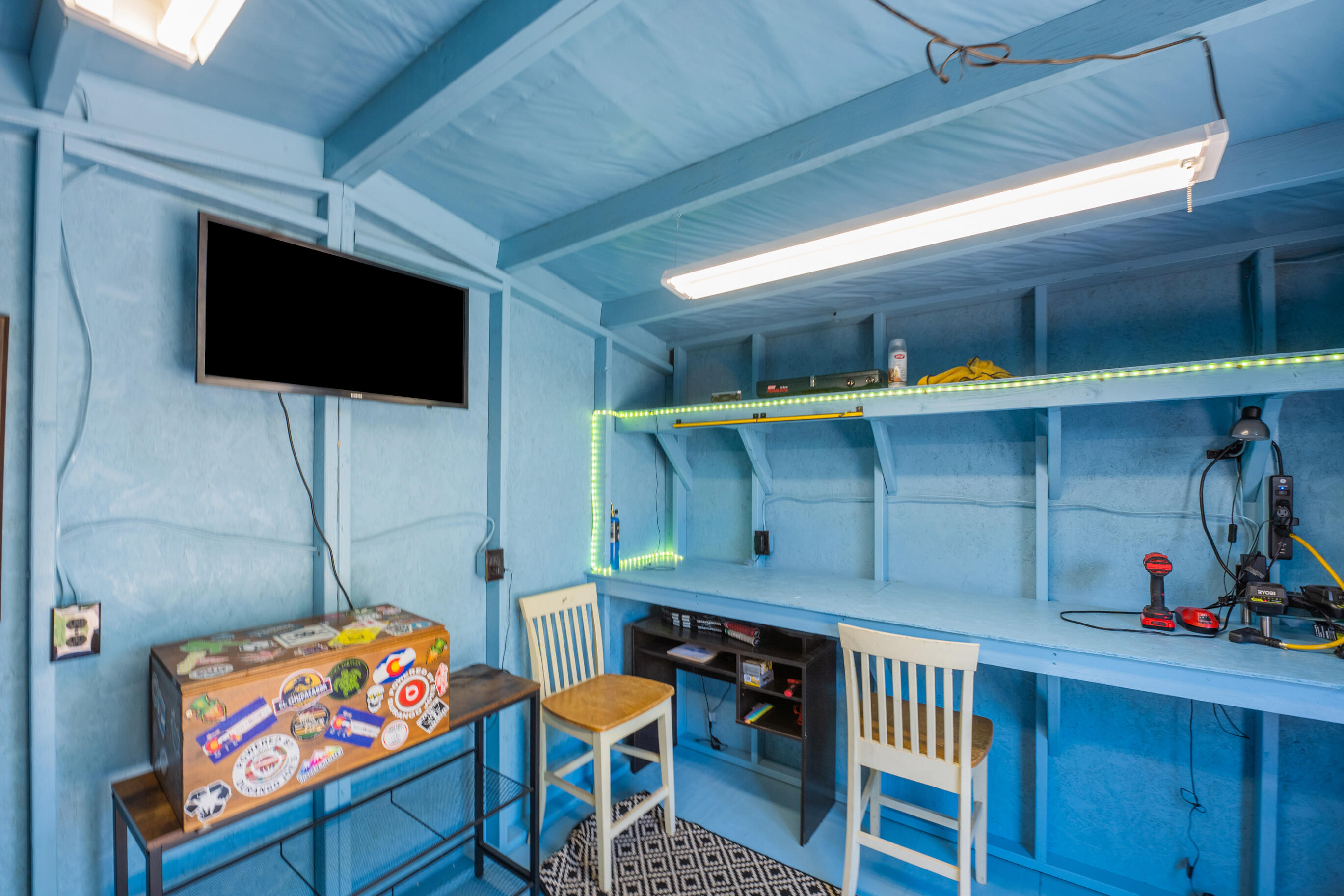 6109 Barnhart Street NE